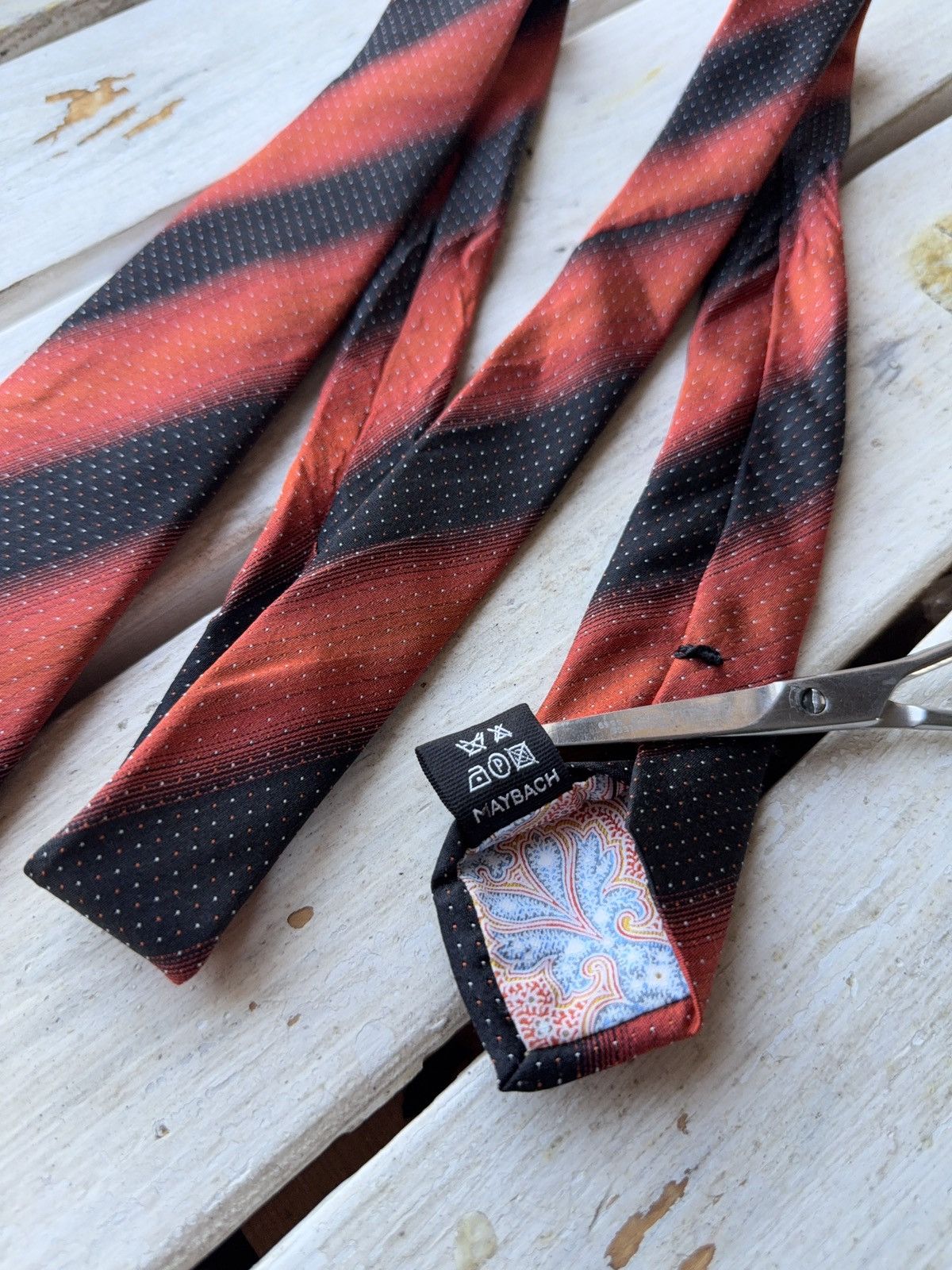 Mercedes-Benz Maybach Designer Tie – Luxury Striped Menswear Accessory Size ONE SIZE - 6 Thumbnail