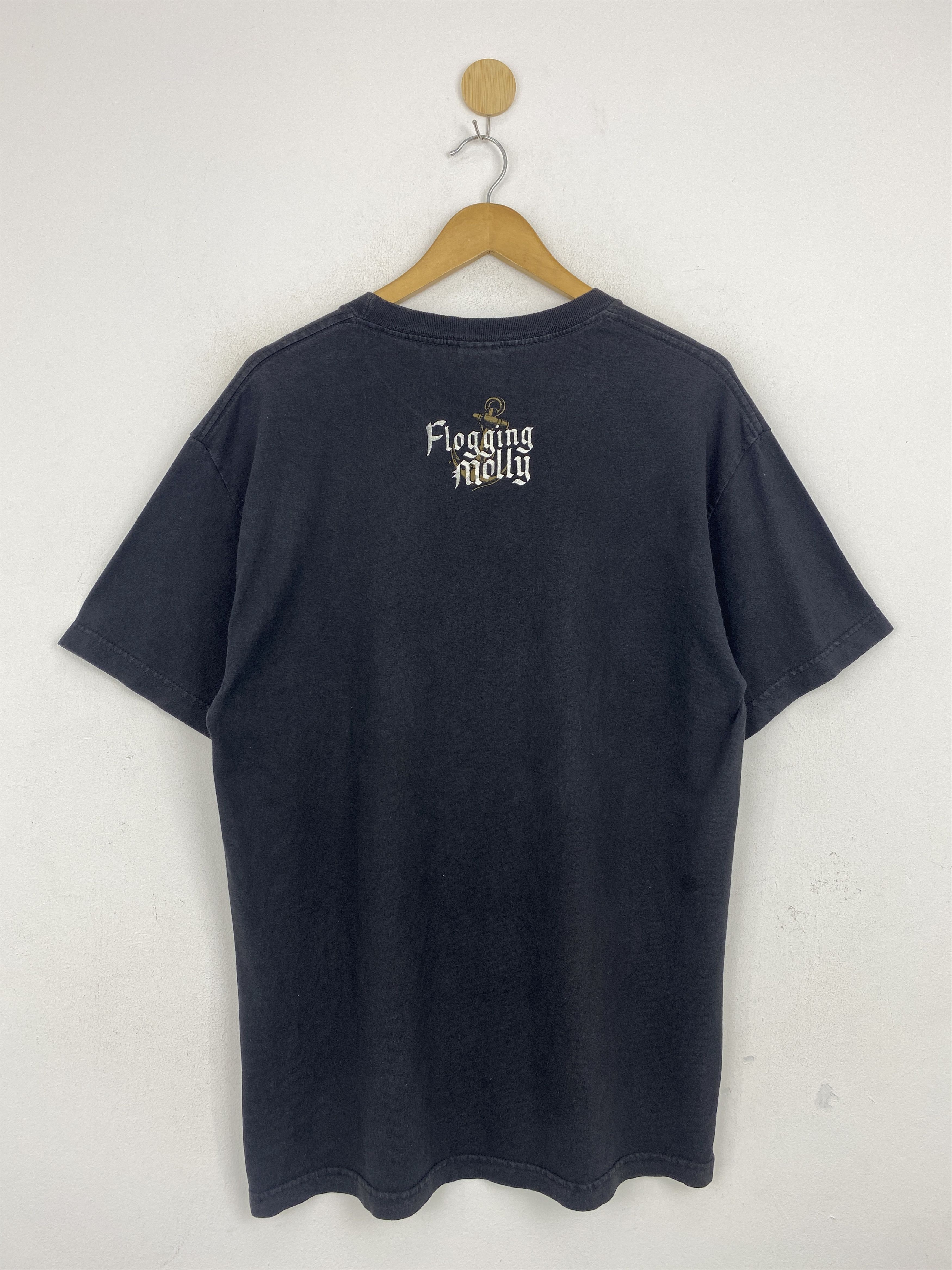 Band Tees × Vintage Vintage Flogging Molly Punk Band Tee TA0652 Size US L / EU 52-54 / 3 - 3 Thumbnail