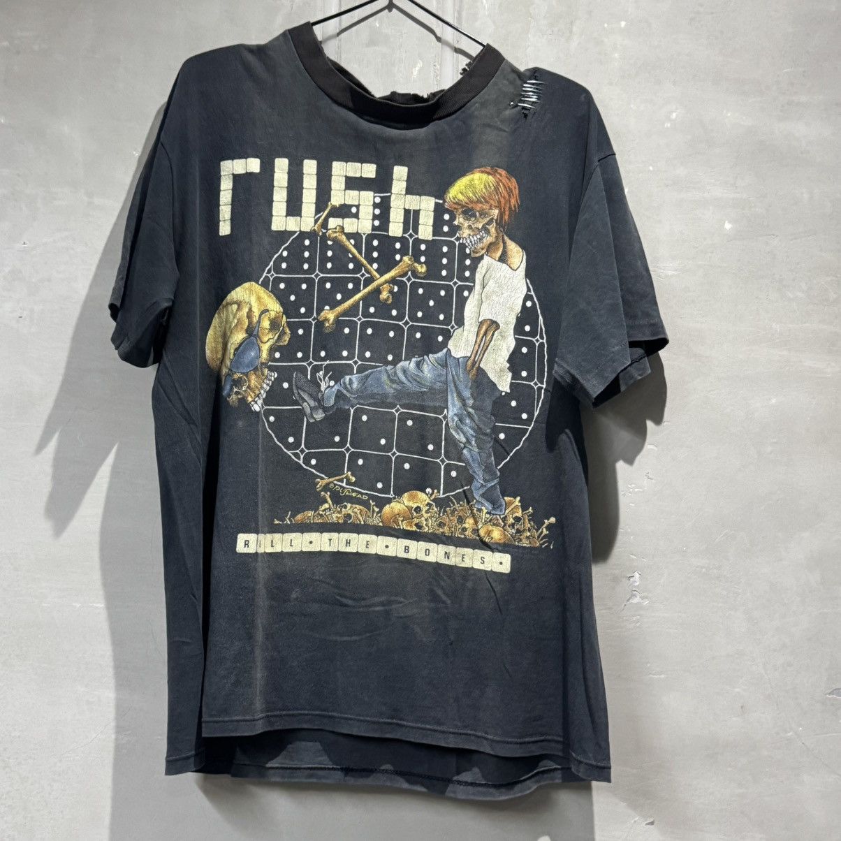 Band Tees Vintage 1991 Band Tee Rush Roll The Bones Heavily Distressed Size US L / EU 52-54 / 3 - 21 Thumbnail