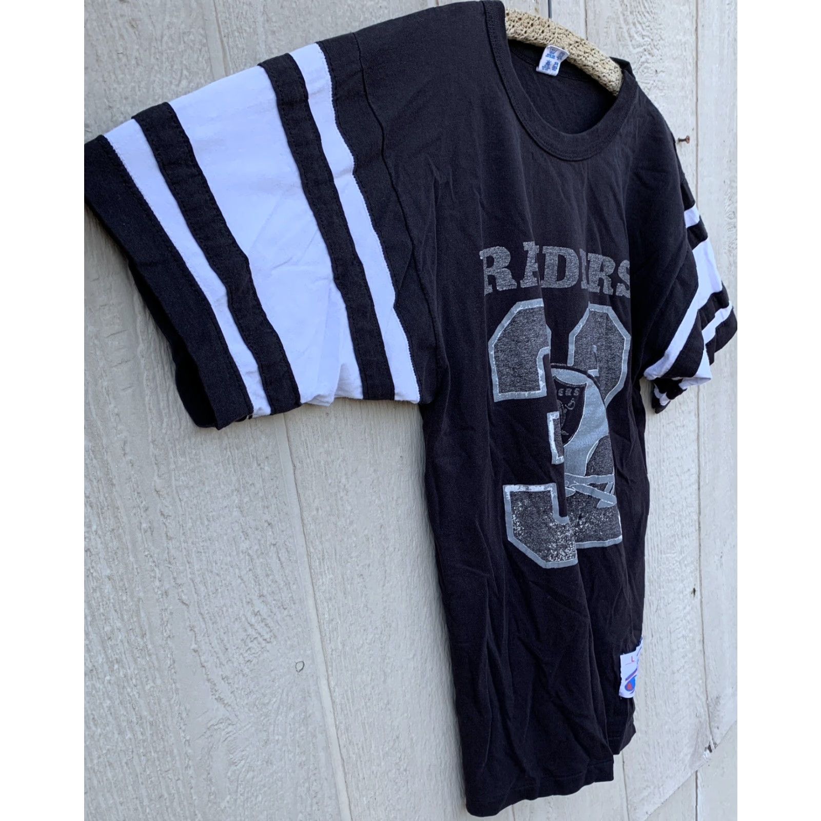 Champion VINTAGE Champion Jersey T-Shirt Raiders 32 Jersey Style Graphic Tee L Black Men Adult Large Sports Size US L / EU 52-54 / 3 - 3 Thumbnail