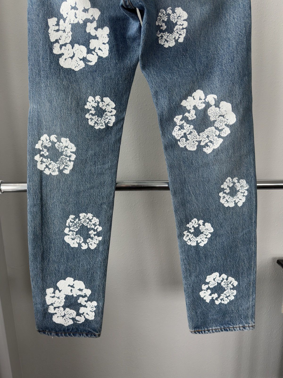 DENIM TEARS × Levi's Levis x Denim Tears Cotton Wreath 501 Jeans 30x32 Blue Size US 30 / EU 46 - 6 Thumbnail