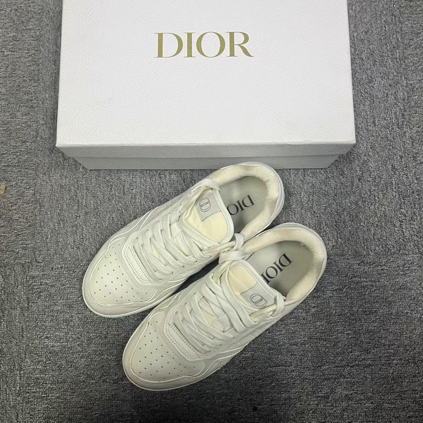 Dior Dior white leather round toe lace-up print low-top sneakers Size US 8 / EU 41 - 1 Thumbnail