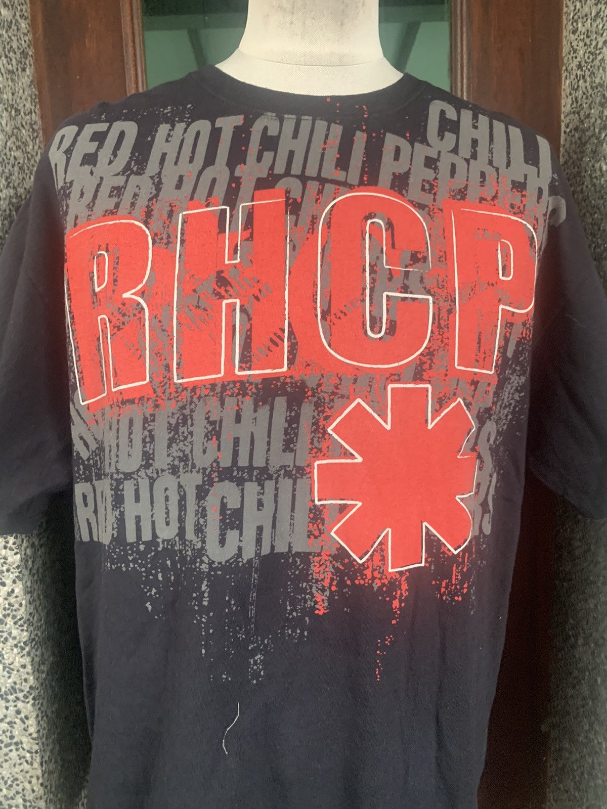 Band Tees × Vintage Vintage Red Hot Chili Peppers Rock Band T shirt Size US L / EU 52-54 / 3 - 2 Thumbnail