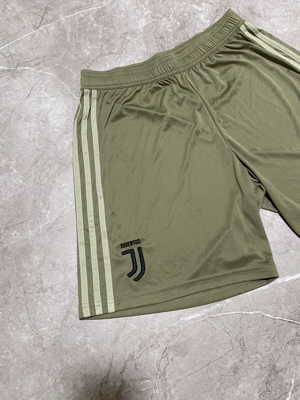 Adidas Adidas Juventus FC 18/19 Home Soccer Football Shorts Y2K Size US 32 / EU 48 - 3 Thumbnail