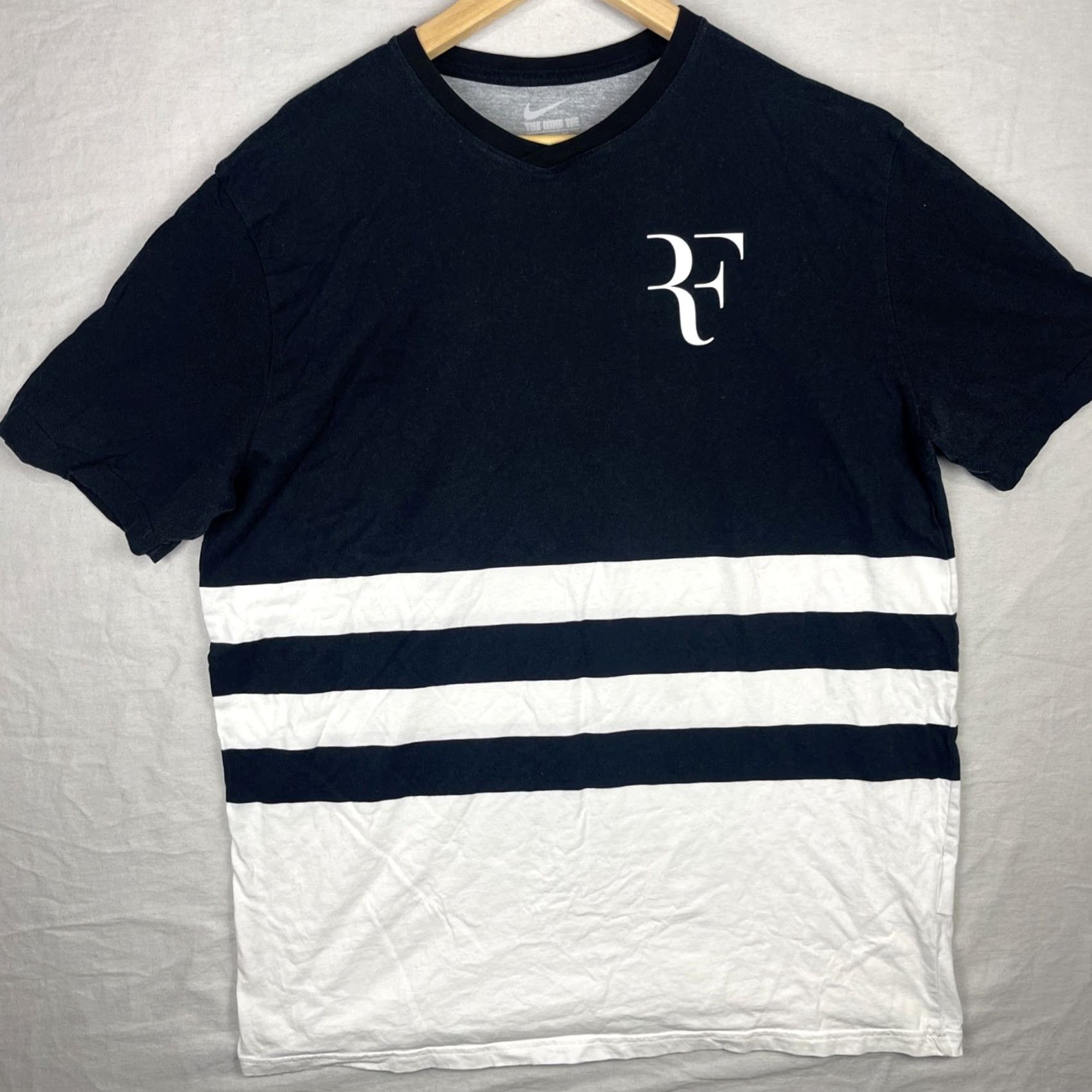 Nike Nike RF Shirt Mens 2XL Black Tennis Short Sleeve Athletic Fit Nike RF Shirt Size US XXL / EU 58 / 5 - 2 Thumbnail