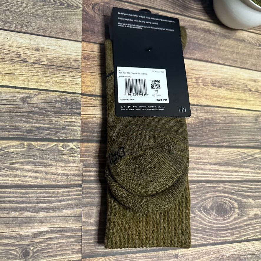 Nike Nike Men's Outdoor Cushion Wool Blend Crew Socks NWT Size La Size ONE SIZE - 7 Thumbnail