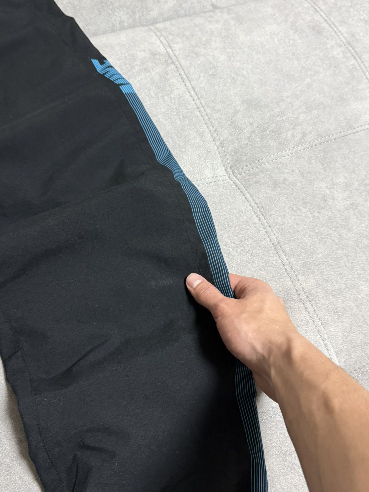 Nike Vintage Nike Nylon Baggy Pants Black Sweatpants Men’s Size S Size US 30 / EU 46 - 9 Thumbnail
