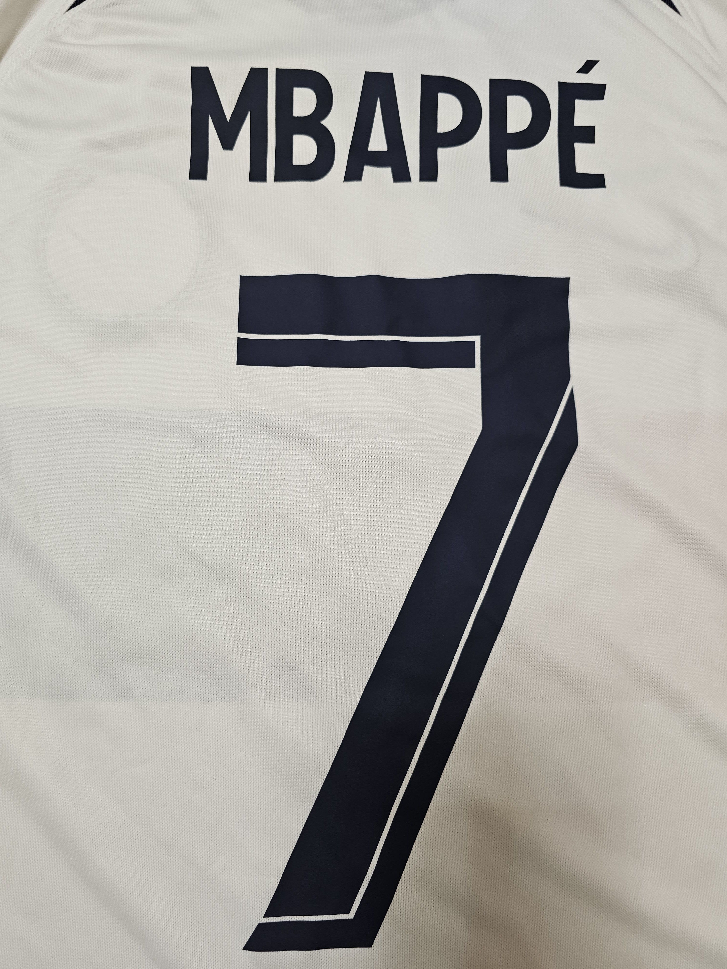 Nike PSG PARIS SAINT-GERMAIN 2024 MBAPPE FOOTBALL SOCCER JERSEY Size US M / EU 48-50 / 2 - 6 Thumbnail