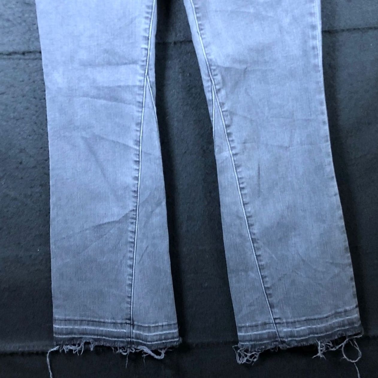 Madewell Madewell Jeans Black Denim Mid Rise Cali Demi Boot Cropped Raw Hems 25 Womens Jeans Slim Stretch 5-Pocket Design Denim Straight Bootcut N/A Size 42" / US 20 - 3 Thumbnail