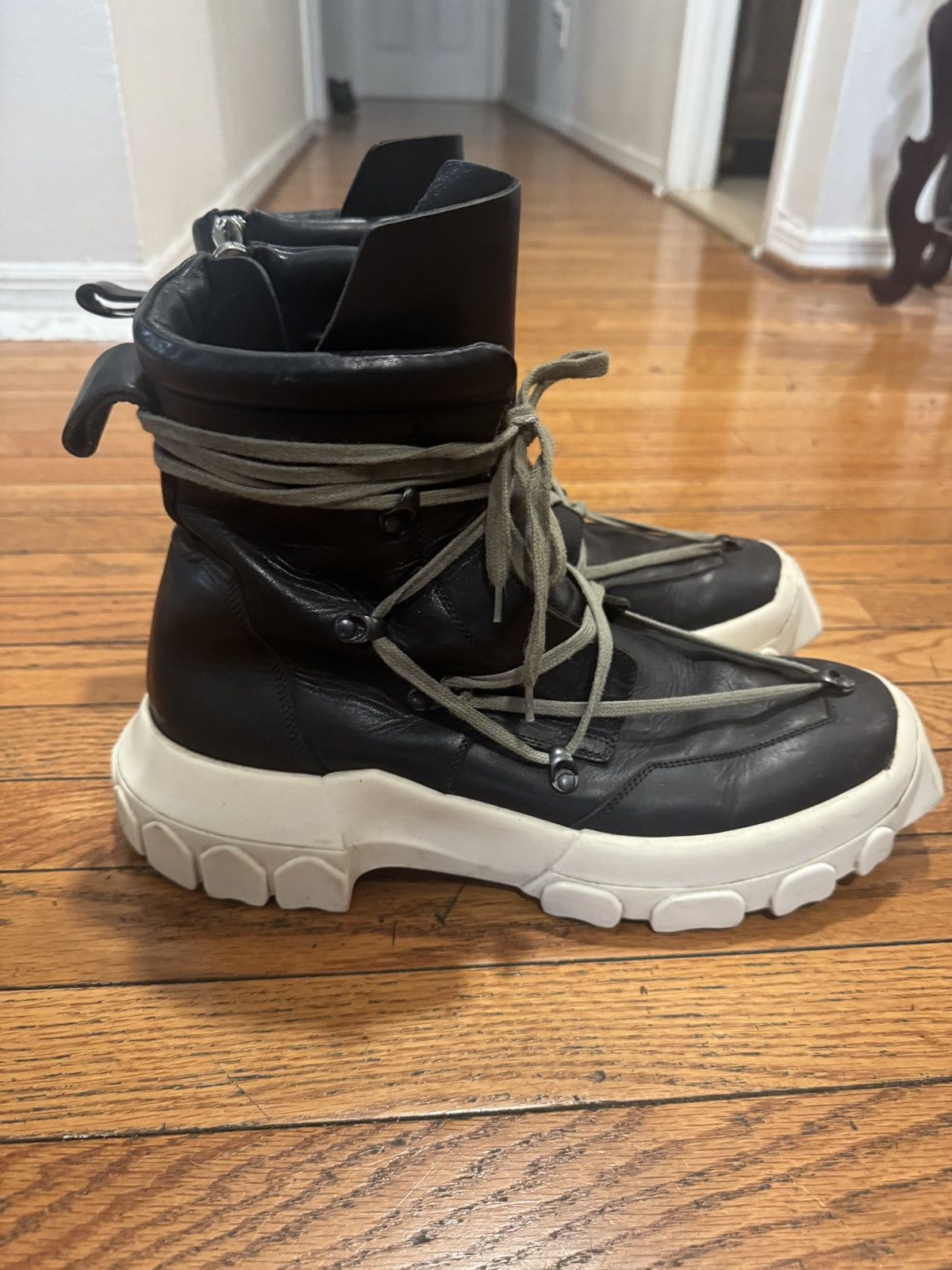 Rick Owens Rick Owens tractor boots Size US 13 / EU 46 - 2 Thumbnail