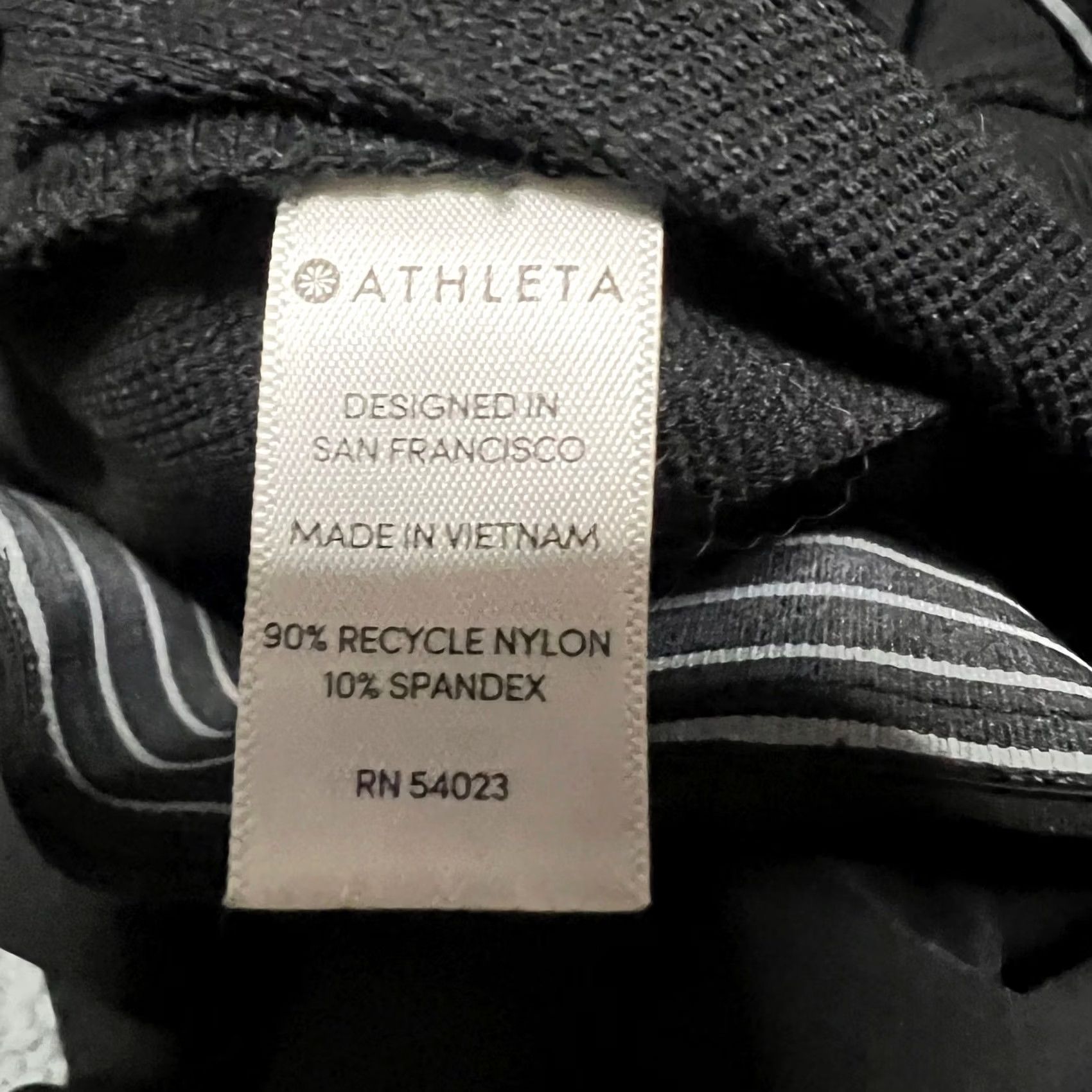 Athleta Athleta Wander Slim Pants Womens 10 Black Back Zip Stretch Pants Anklet Womens 10 Black Athleta Pants Women 10 Black Slim Wander Size 32" / US 10 / IT 46 - 5 Thumbnail
