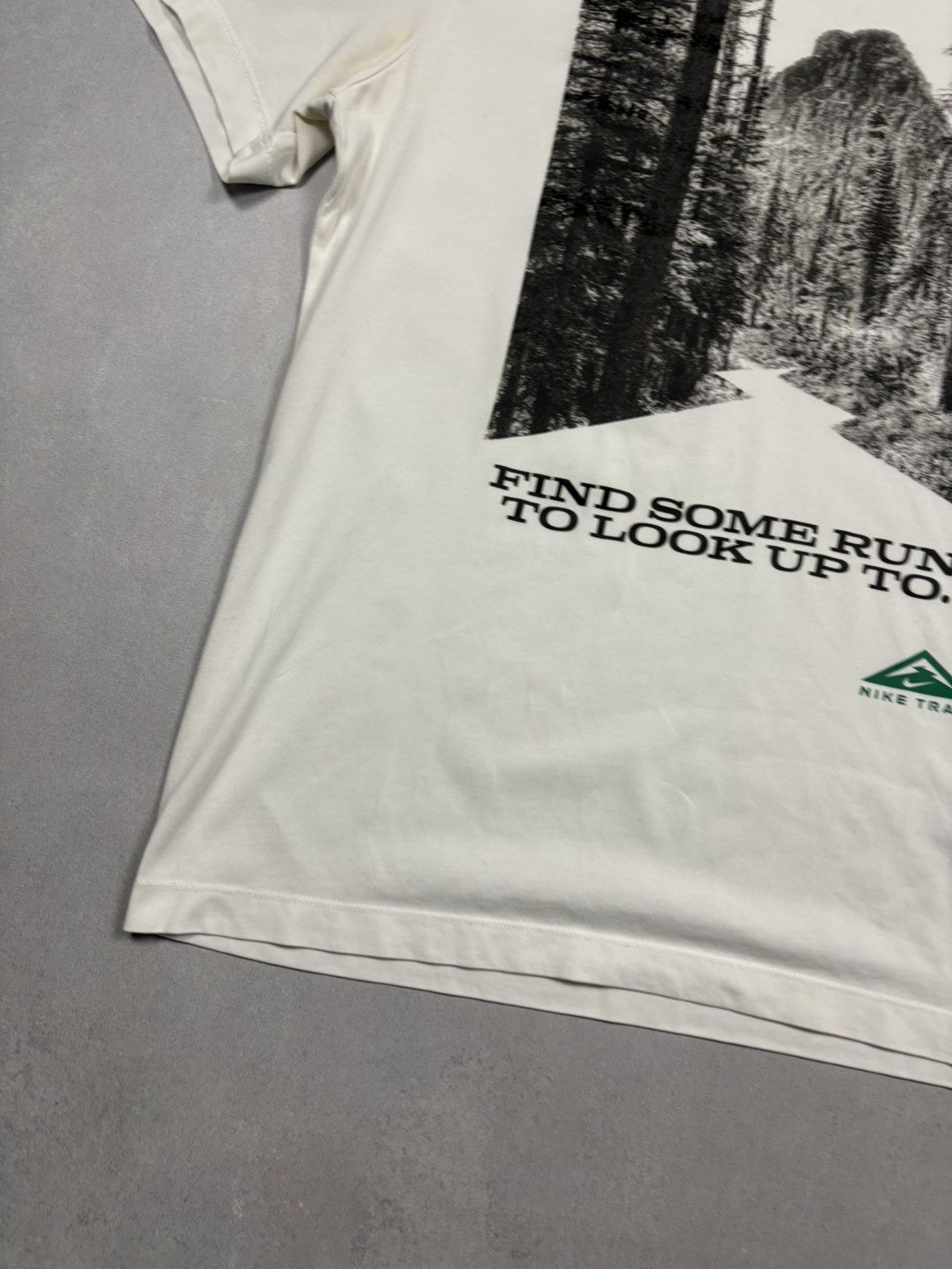 Nike Nike Trail Find Some Run To Look Up Graphic T-Shirt Outdoor Size US M / EU 48-50 / 2 - 5 Thumbnail