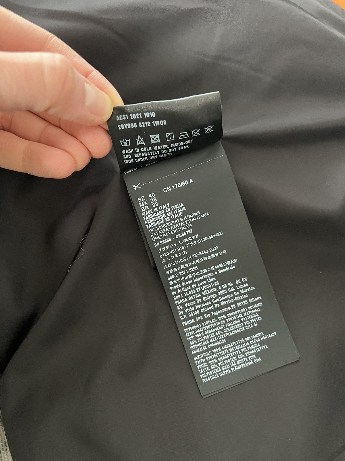 Prada Prada Logo Plaque Pouch Off-Shoulder Bomber Jacket Size S / US 4 / IT 40 - 12 Thumbnail