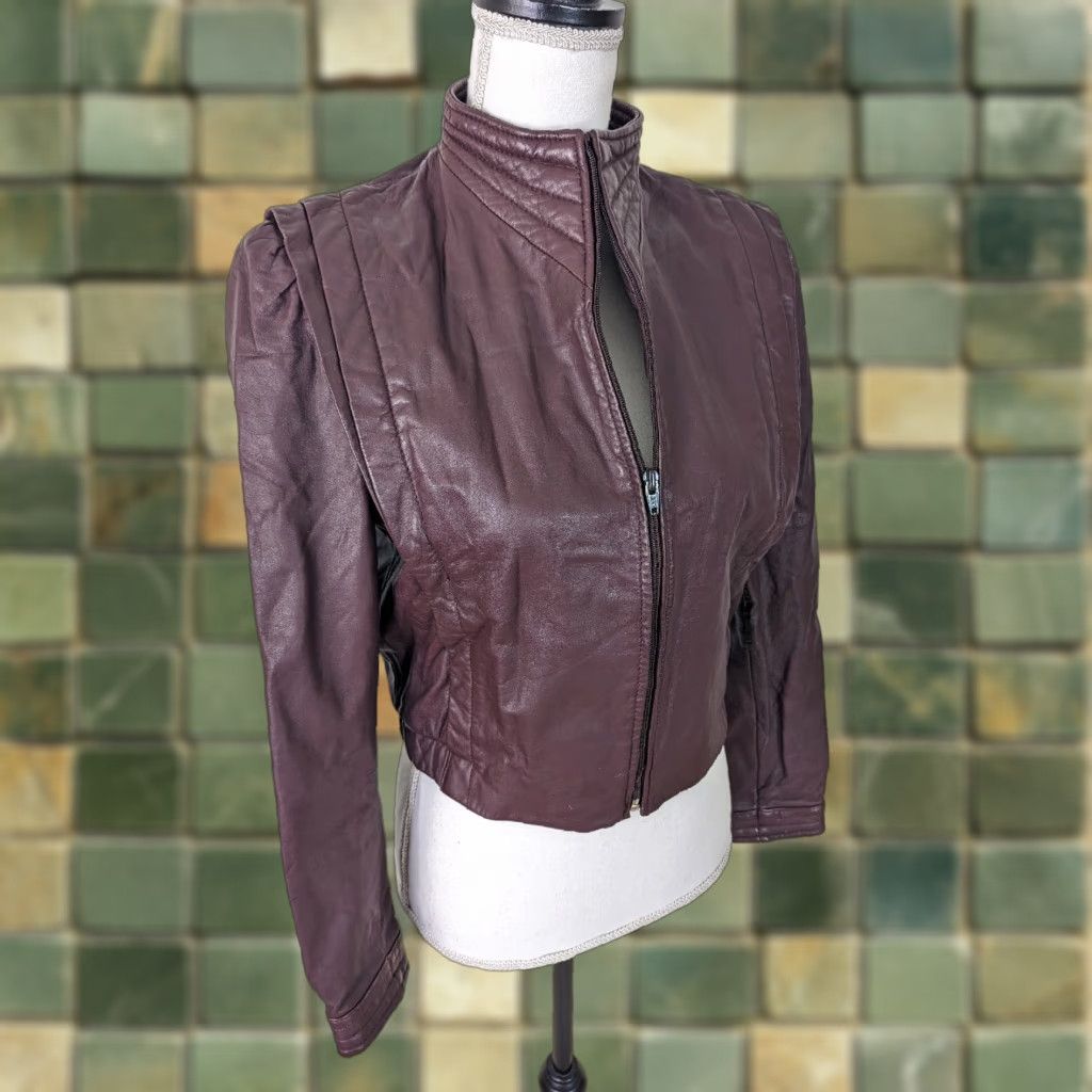 Vintage VINTAGE Leather Jacket Womens Red 80s Power Sleeve Biker Moto Short Coat Medium DG2 Diane Gilman DG2 Regular Zip Button Zipper Red Jewel on Zippers Size M / US 6-8 / IT 42-44 - 1 Thumbnail