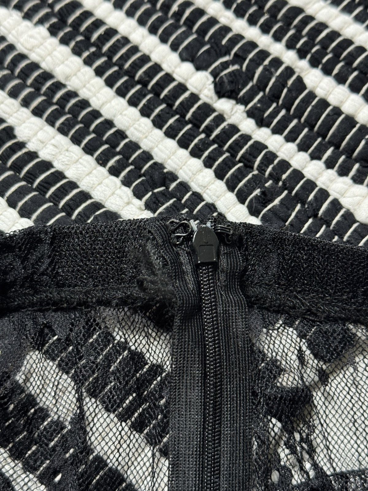 Other GUIPURE LACE RUSHES MESH TIE SKIRT Size 28" / US 6 / IT 42 - 4 Thumbnail