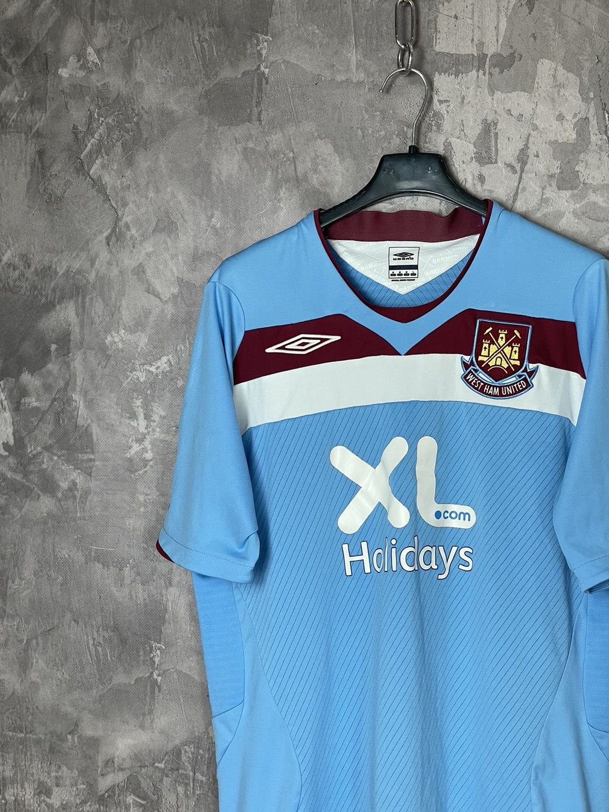 Other × Umbro WEST HAM UNITED 2016 AWAY FOOTBALL SHIRT Soccer JERSEY UMBRO Size US M / EU 48-50 / 2 - 3 Thumbnail