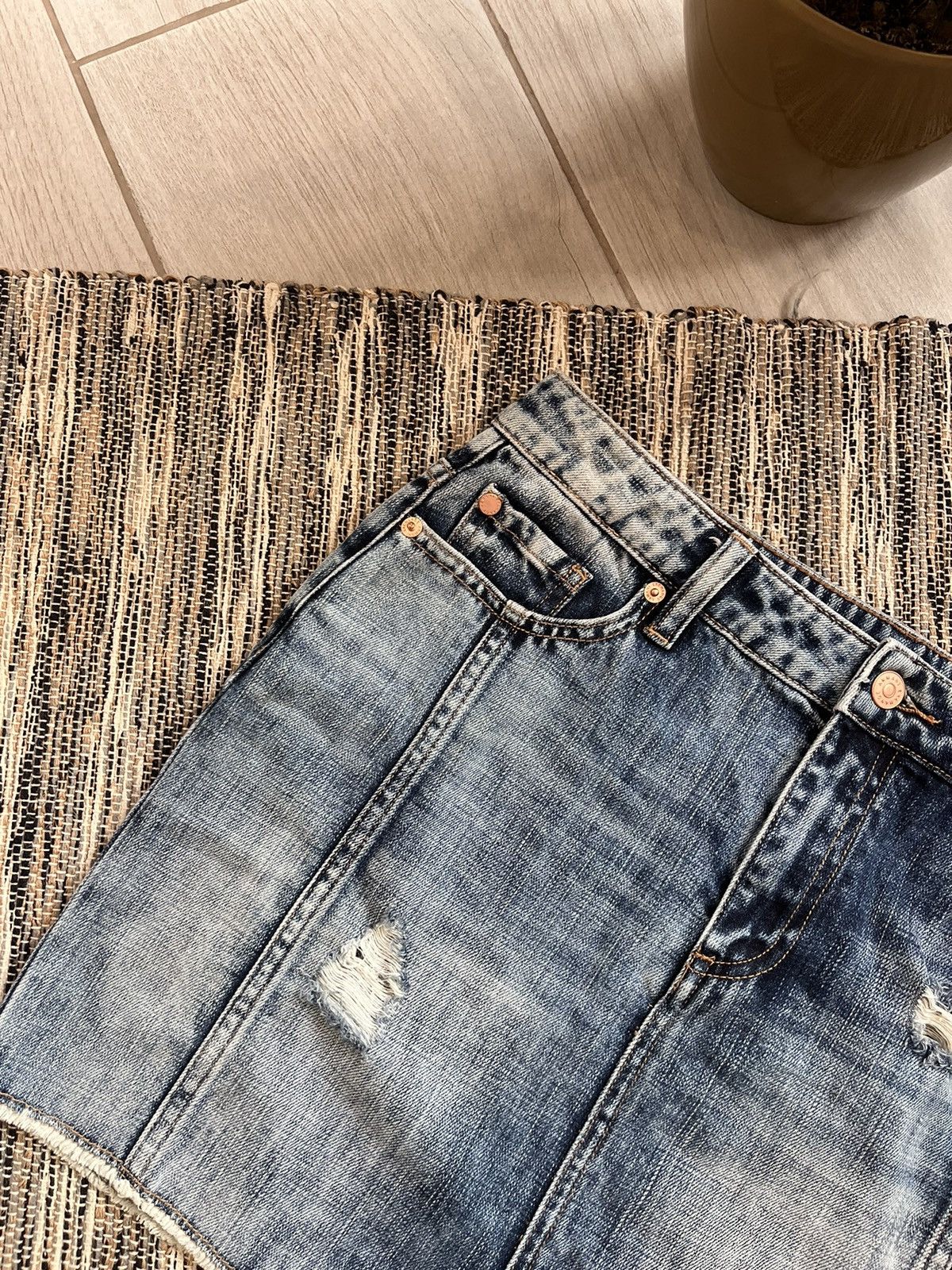 Armani Exchange × Vintage Armani Exchange skirt luxury distressed faded style Size 28" / US 6 / IT 42 - 3 Thumbnail