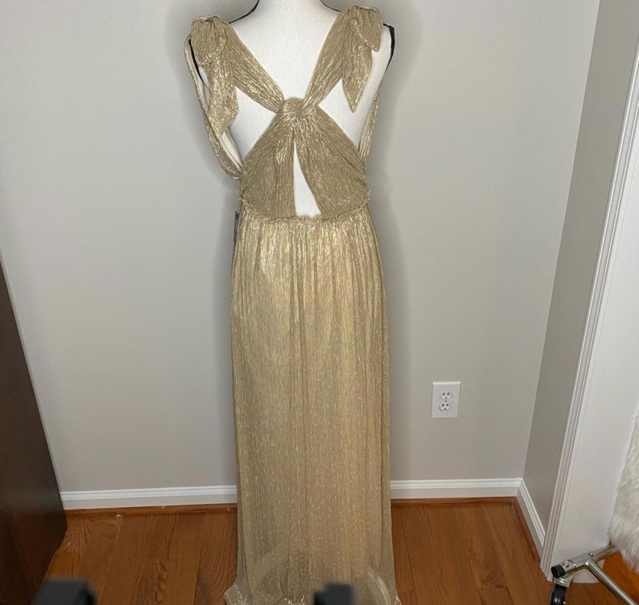 Express Express x Rachel Zoe Elegant Gold Metallic Evening NWT Gown Size XL / US 12-14 / IT 48-50 - 3 Thumbnail