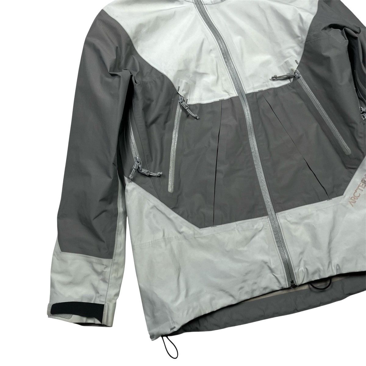 Arc'teryx × Vintage Vintage 2003 Arc teryx Sidewinder Gore Tex XCR Jacket White Size M / US 6-8 / IT 42-44 - 2 Thumbnail