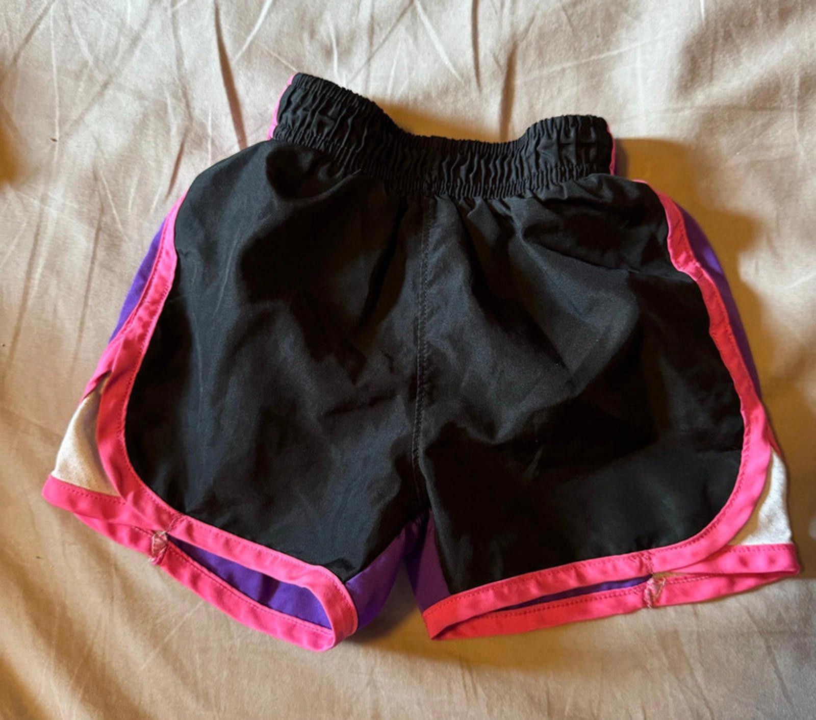 Under Armour 2T Under Armour Shorts Pink Purple Black Size 24" / US 00 / IT 34 - 1 Thumbnail