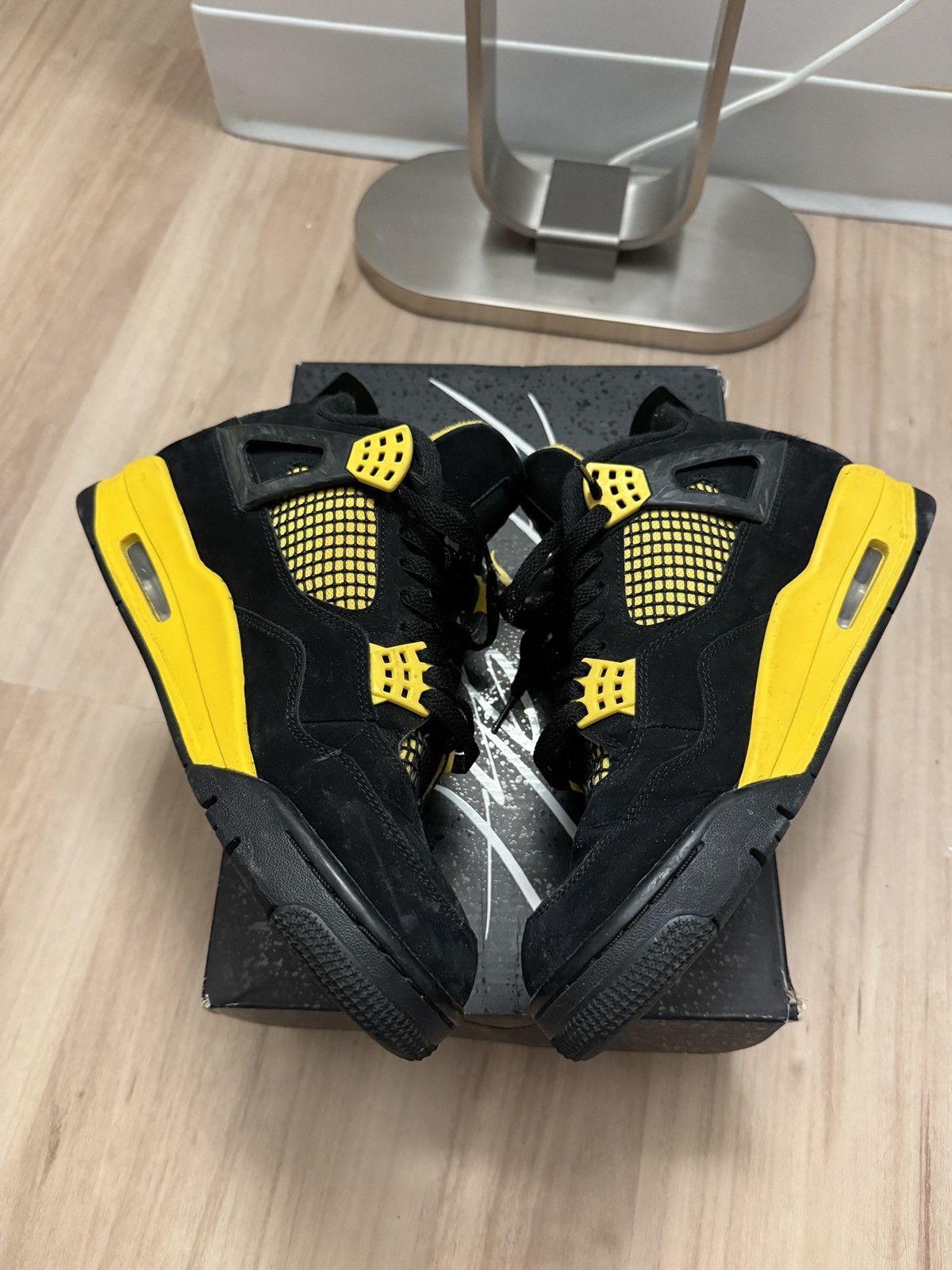 Jordan Brand Jordan 4 Yellow Thunder Size US 9 / EU 42 - 2 Thumbnail