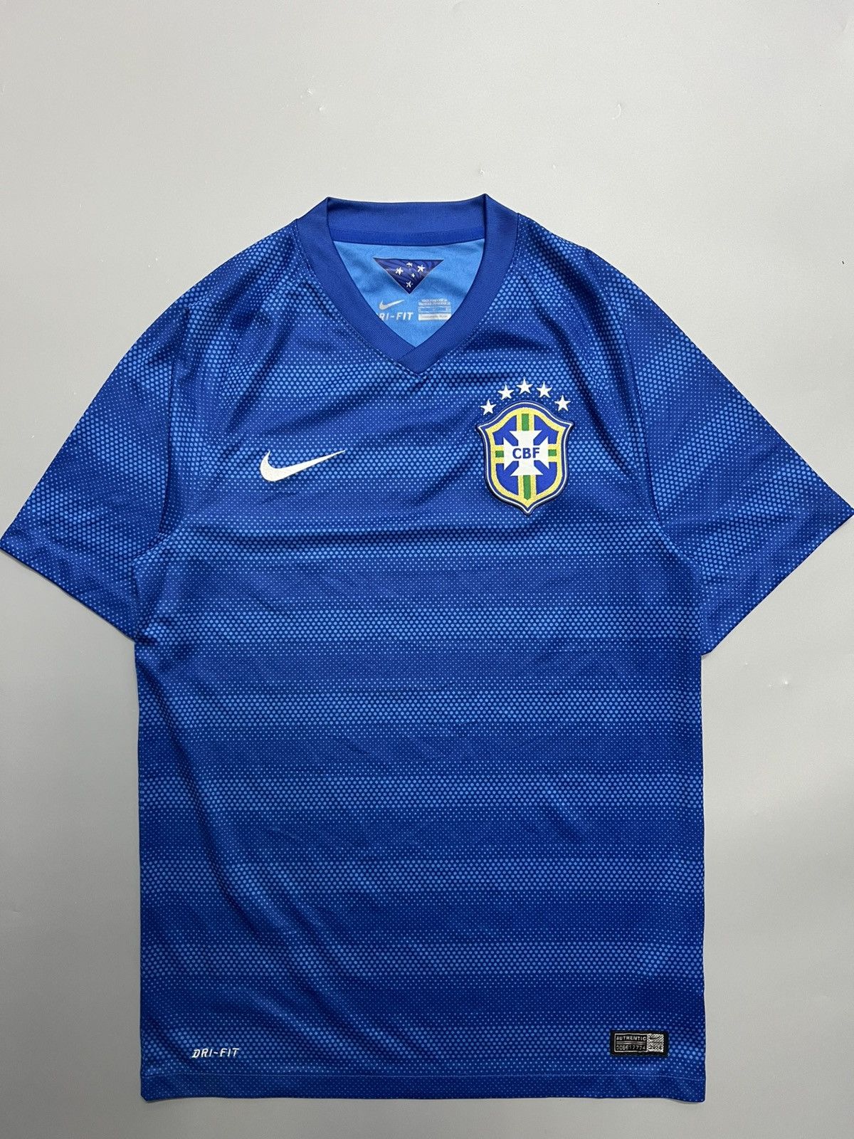 Nike Brazil 2014-2015 Away Jersey Size US S / EU 44-46 / 1 - 1 Thumbnail