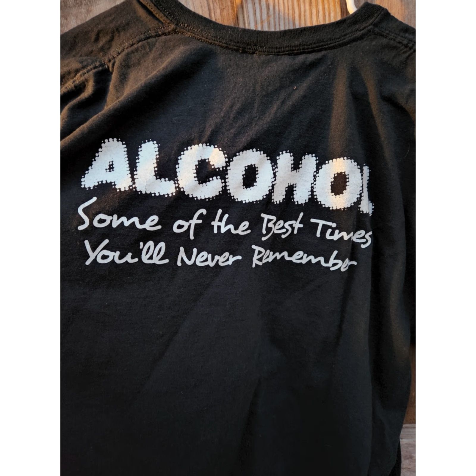 Gildan Brad Paisley Concert Tour 2009 T Shirt Black XL Graphic Tee Alcohol Paisley Unisex Adults Cotton Short Sleeve Crew Neck Gildan Size US XL / EU 56 / 4 - 5 Thumbnail