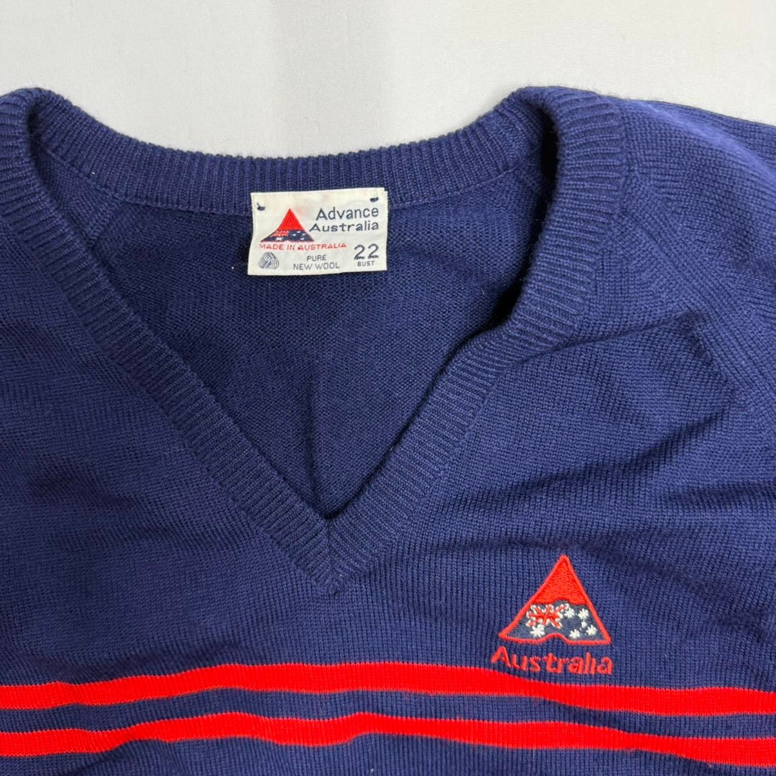Other Vintage Navy Blue And Red Stripped Crewneck Sweater Size 22 Size US L / EU 52-54 / 3 - 3 Thumbnail