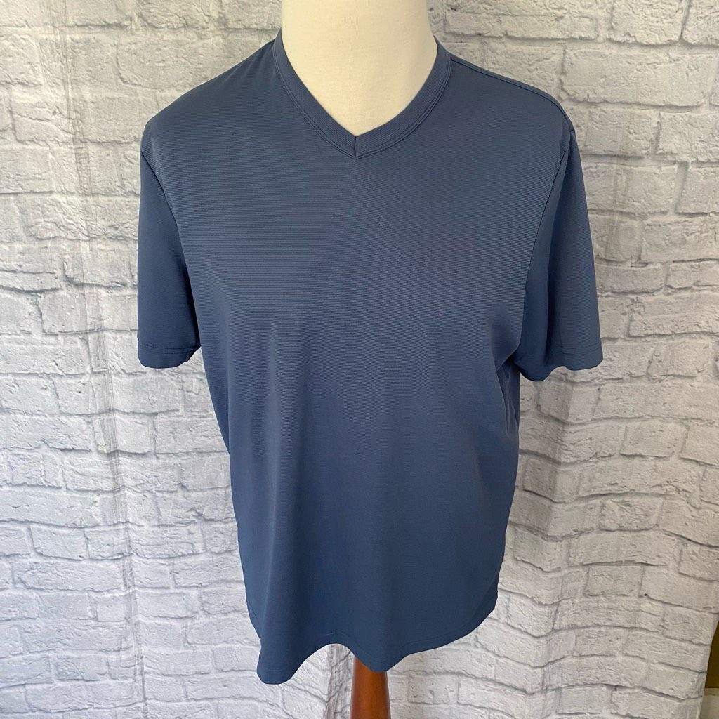 Axist Axist modern fit men XL ribbed v-neck short sleeve casual dr Size US XL / EU 56 / 4 - 1 Thumbnail