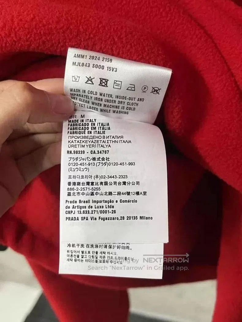 Miu Miu Miumiu Red Fleece Half. Size US M / EU 48-50 / 2 - 7 Thumbnail