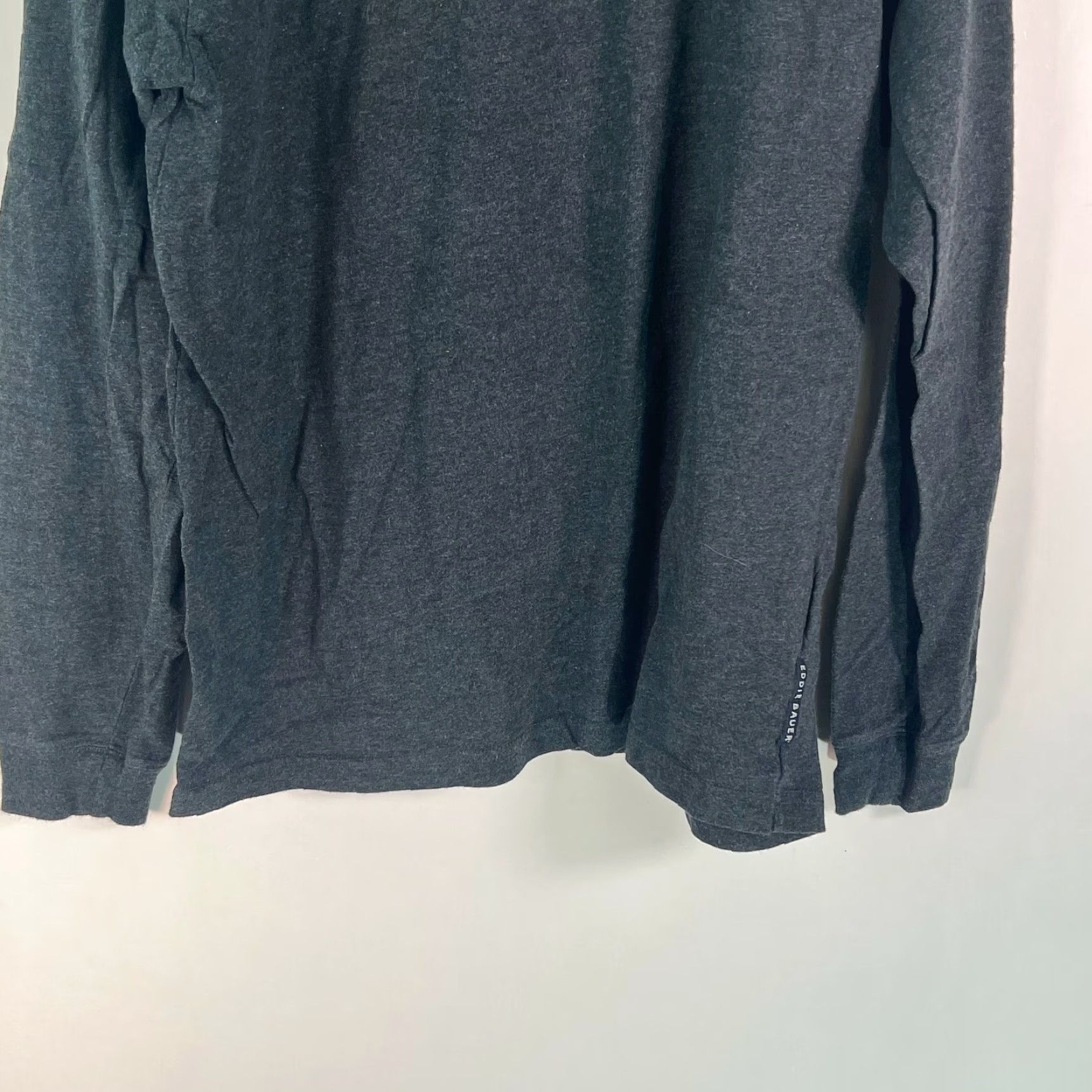 Eddie Bauer Eddie Bauer Mens Crew Neck T-Shirt Long Sleeve Gray Size Medium Regular Fit 100% Cotton Crew Neck USA Seller Women? Mens Size US M / EU 48-50 / 2 - 4 Thumbnail