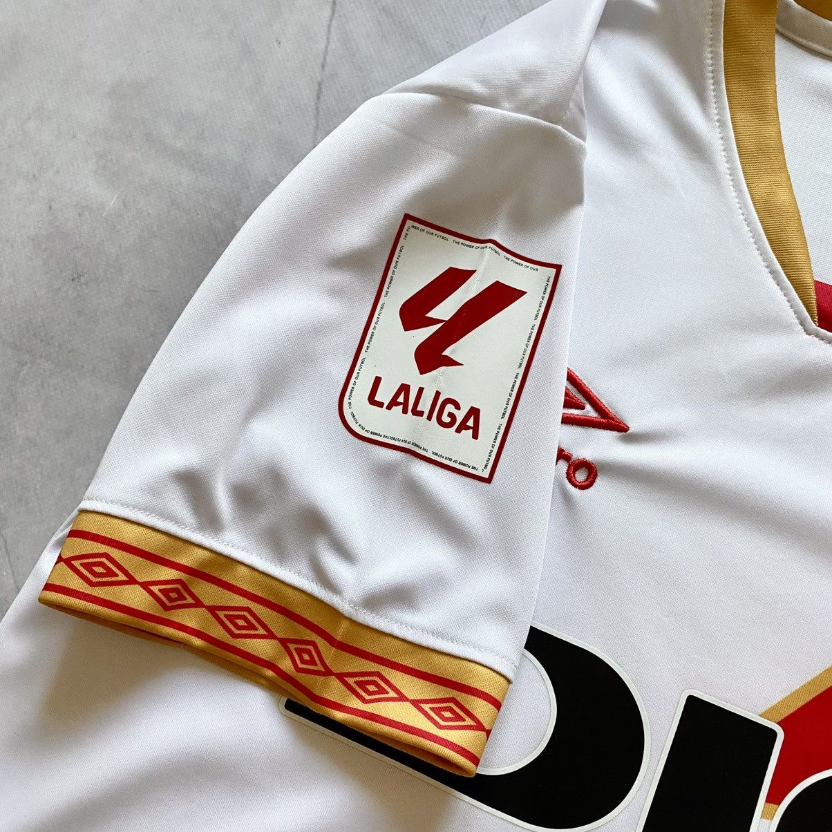Umbro Rayo Vallecano 2023/24 Home LaLiga Shirt T-Shirt Jersey Size US S / EU 44-46 / 1 - 3 Thumbnail