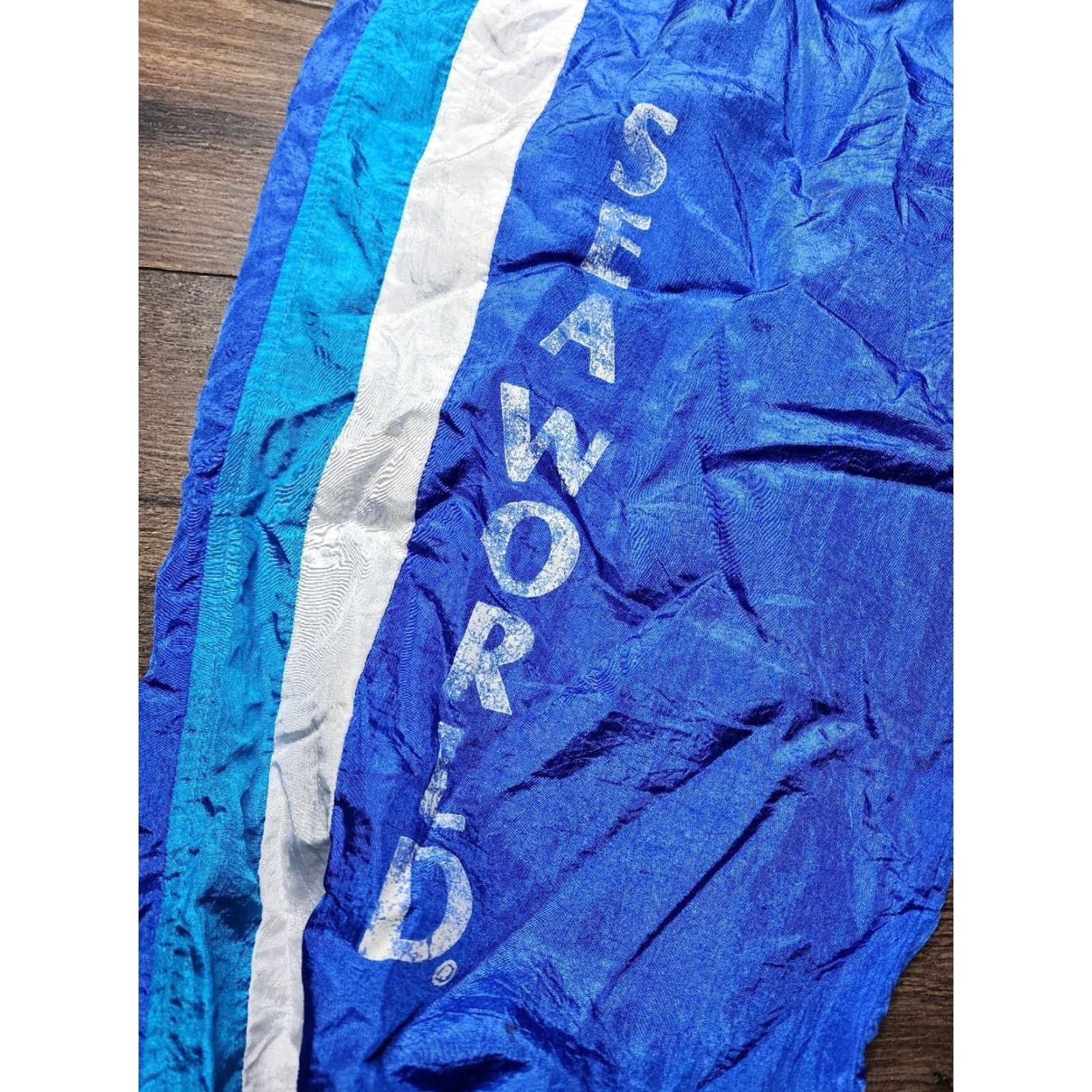 Vintage VINTAGE Sea World Nylon Windbreaker Pants Small Blue Unisex Adults Size US 29 - 4 Thumbnail