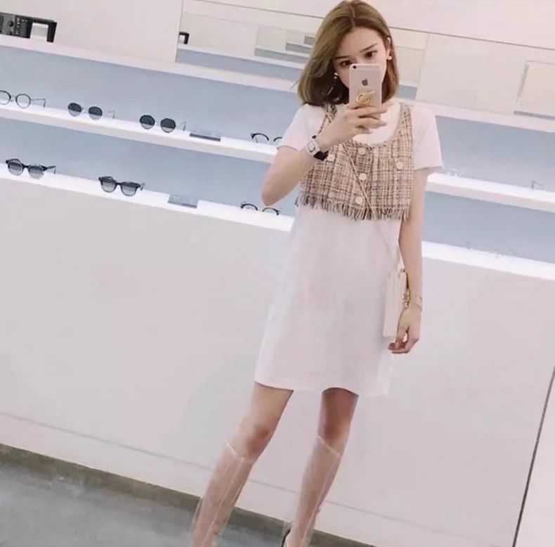 Chanel Chanel White short-sleeved T-shirt dress 2504-Nextarrow Size M / US 6-8 / IT 42-44 - 8 Thumbnail
