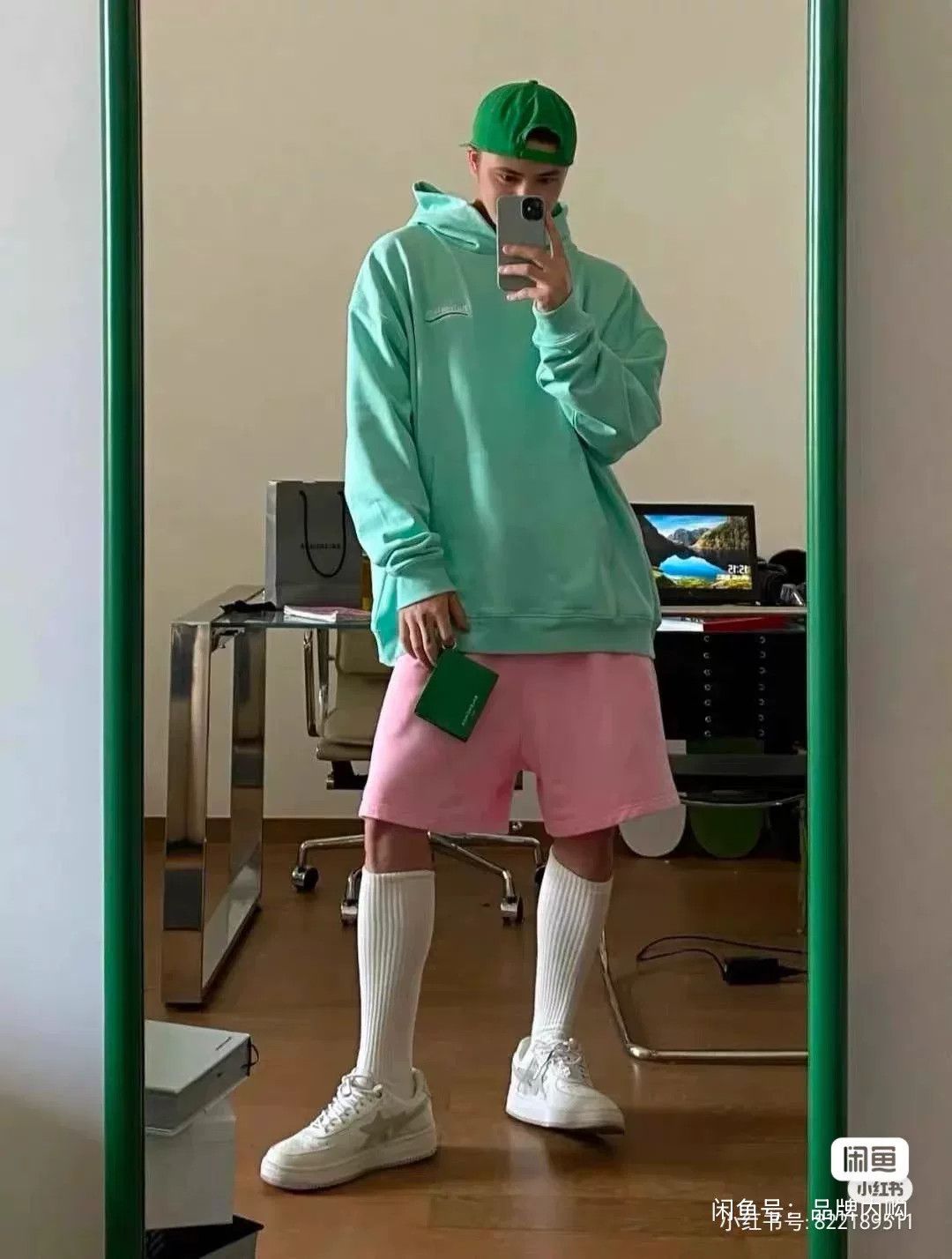 Balenciaga balenciaga mint green logo hoodie uni Size US M / EU 48-50 / 2 - 4 Thumbnail