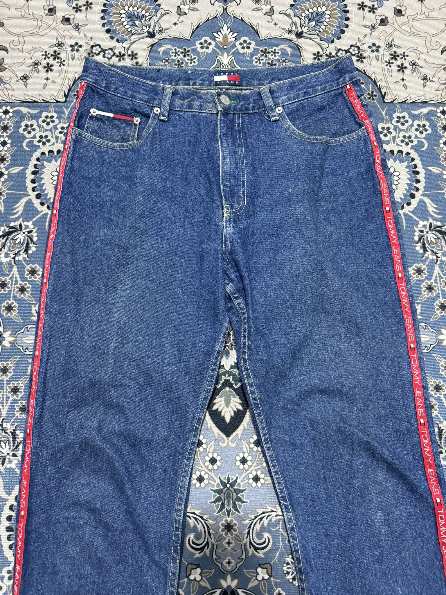 Tommy Hilfiger × Vintage Vintage 90 Tommy Hilfiger Side Tape Hip Hop Skateboard Jeans Size US 32 / EU 48 - 2 Thumbnail