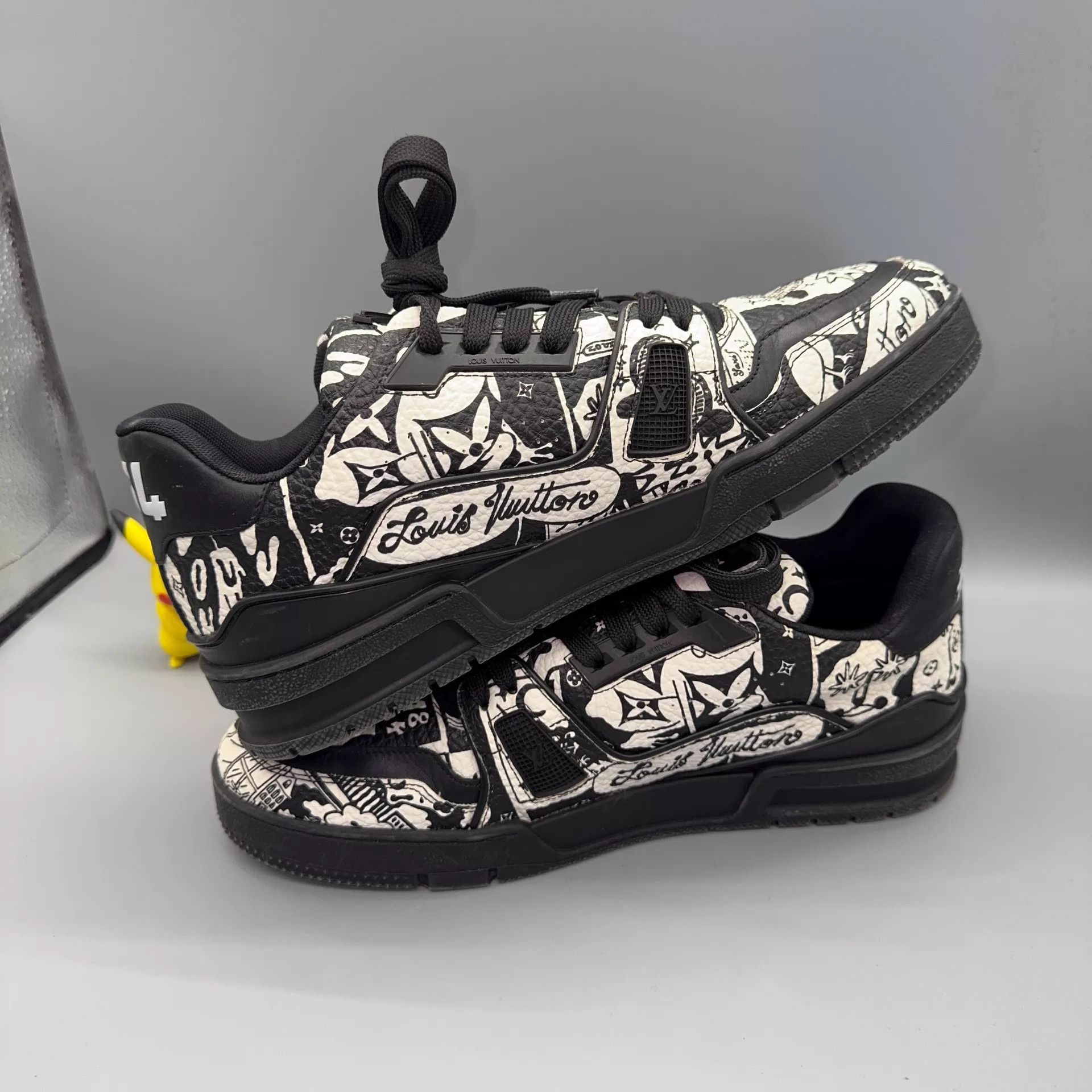 Louis Vuitton LOUIS VUITTON Trainer Black & White Print Sneaker 41 Size US 8 / EU 41 - 6 Thumbnail