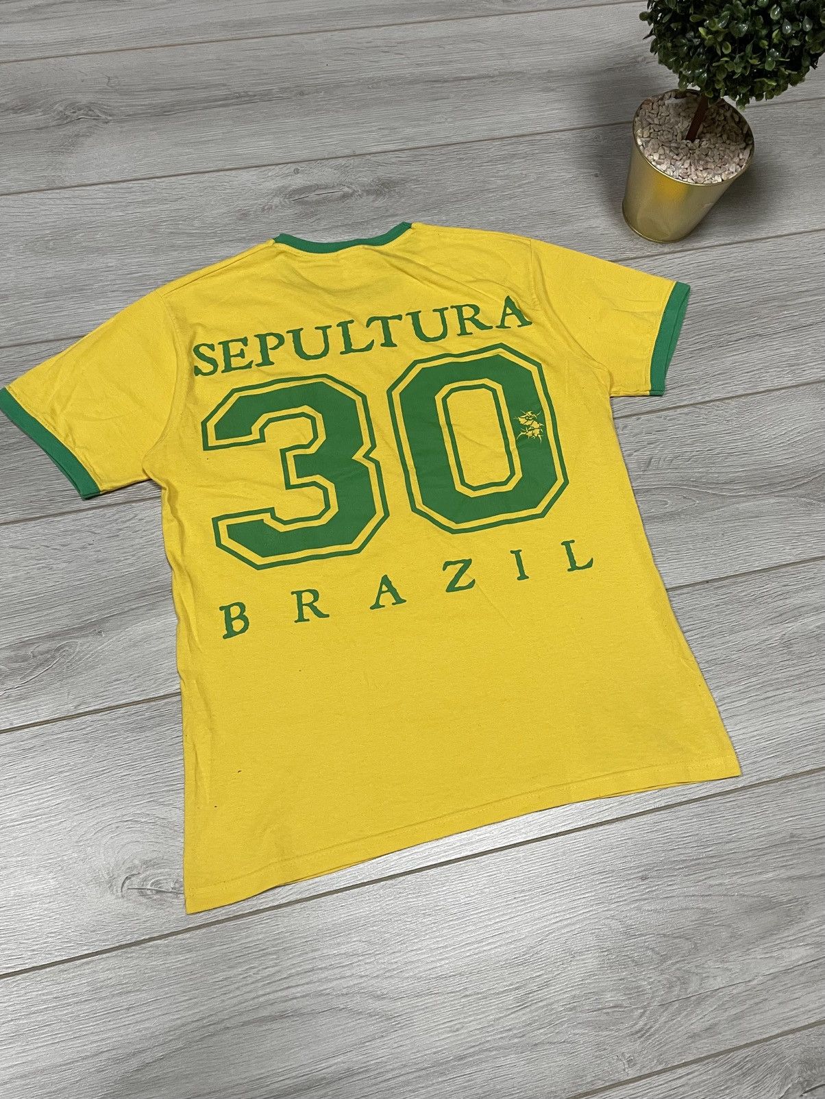 Band Tees Sepultura Brasil t-shirt big print Size US M / EU 48-50 / 2 - 8 Thumbnail