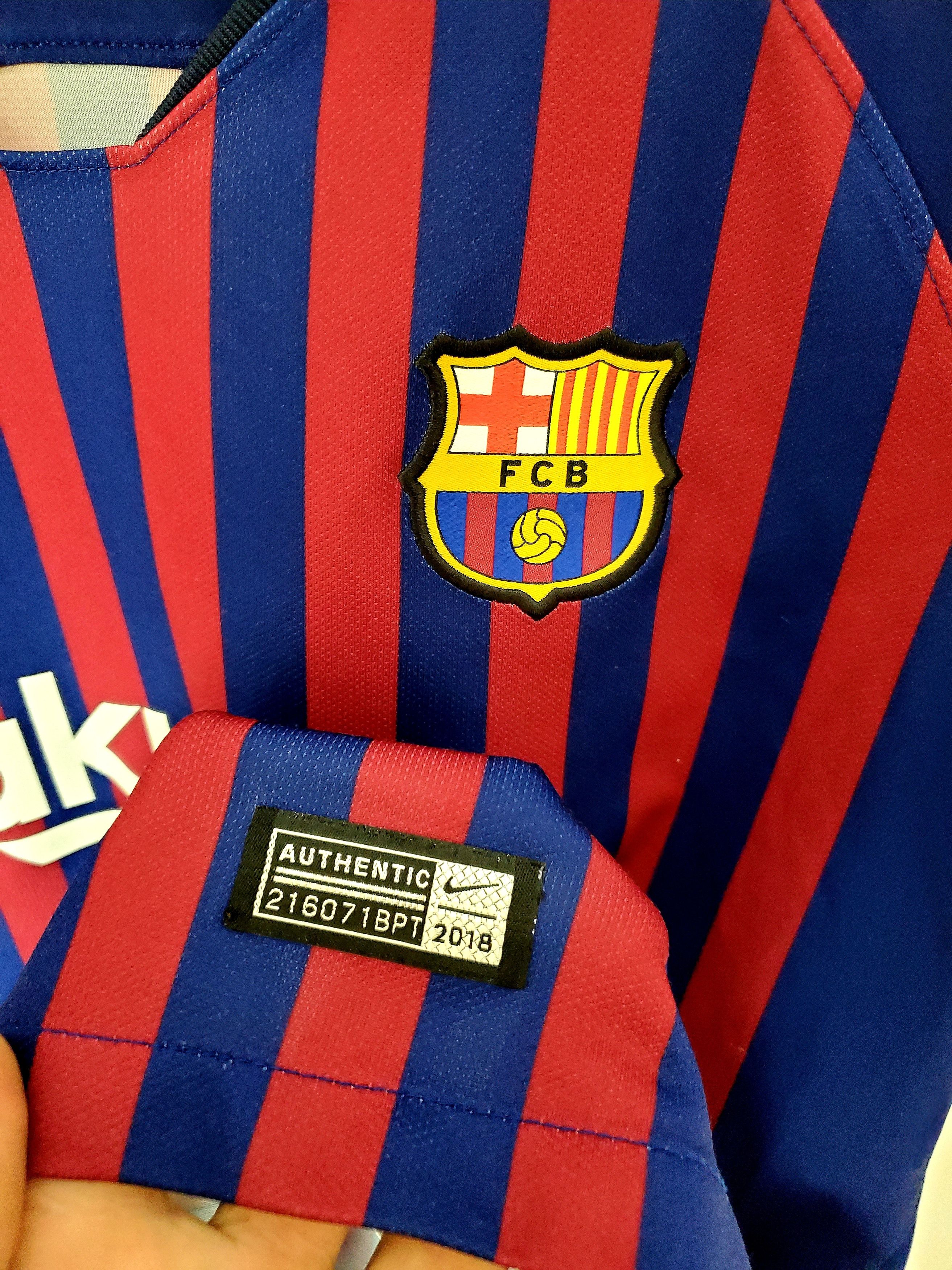 Nike NWT NIKE FC Barcelona 2018 soccer Jersey Women’s size L Size L / US 10 / IT 46 - 4 Thumbnail