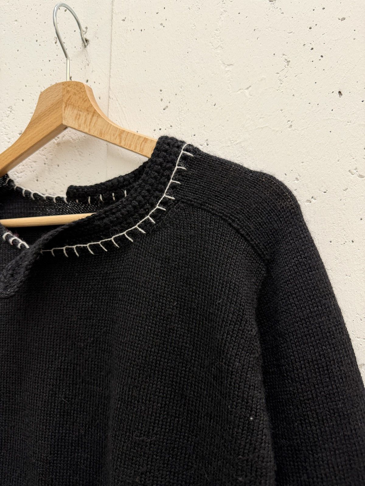 Yohji Yamamoto Yohji Yamamoto Distressed Stitch Asymmetrical Knit Sweater Size M / US 6-8 / IT 42-44 - 4 Thumbnail