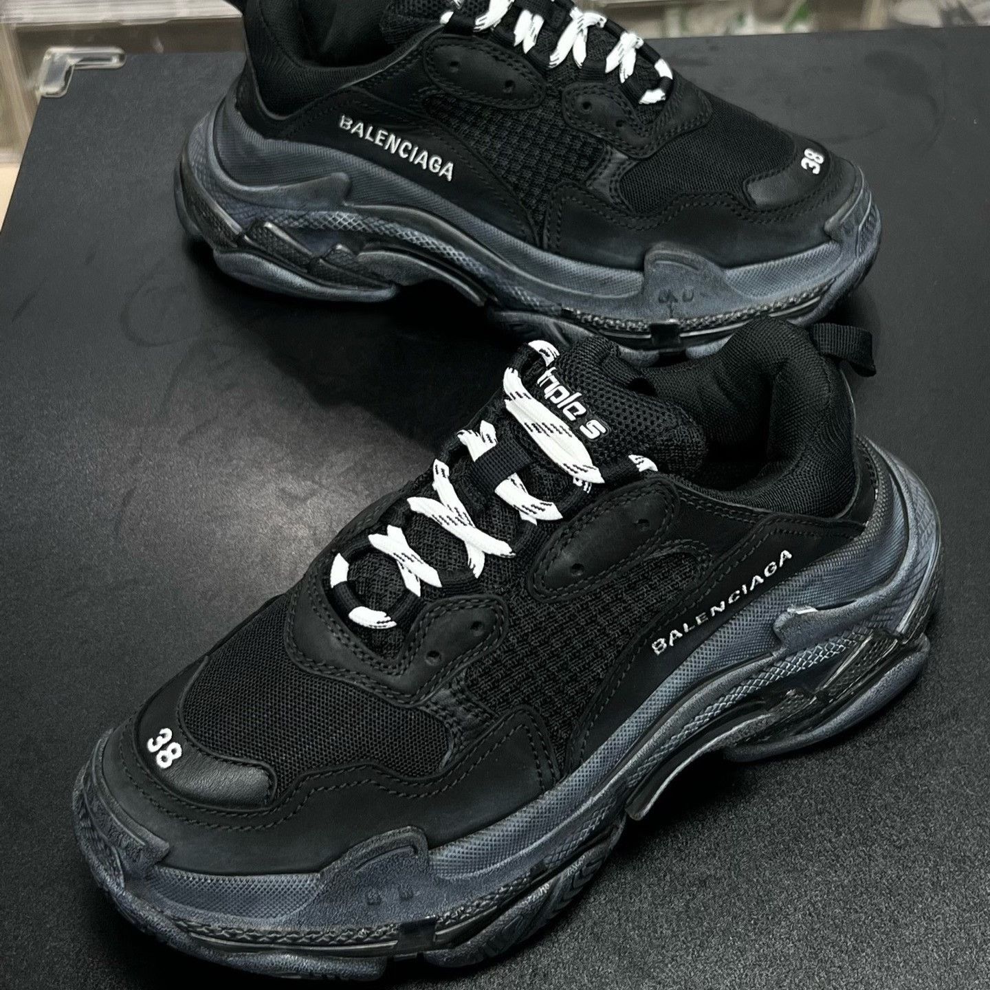Balenciaga Balenciaga Black Designer Casual Size US S / EU 44-46 / 1 - 1 Thumbnail