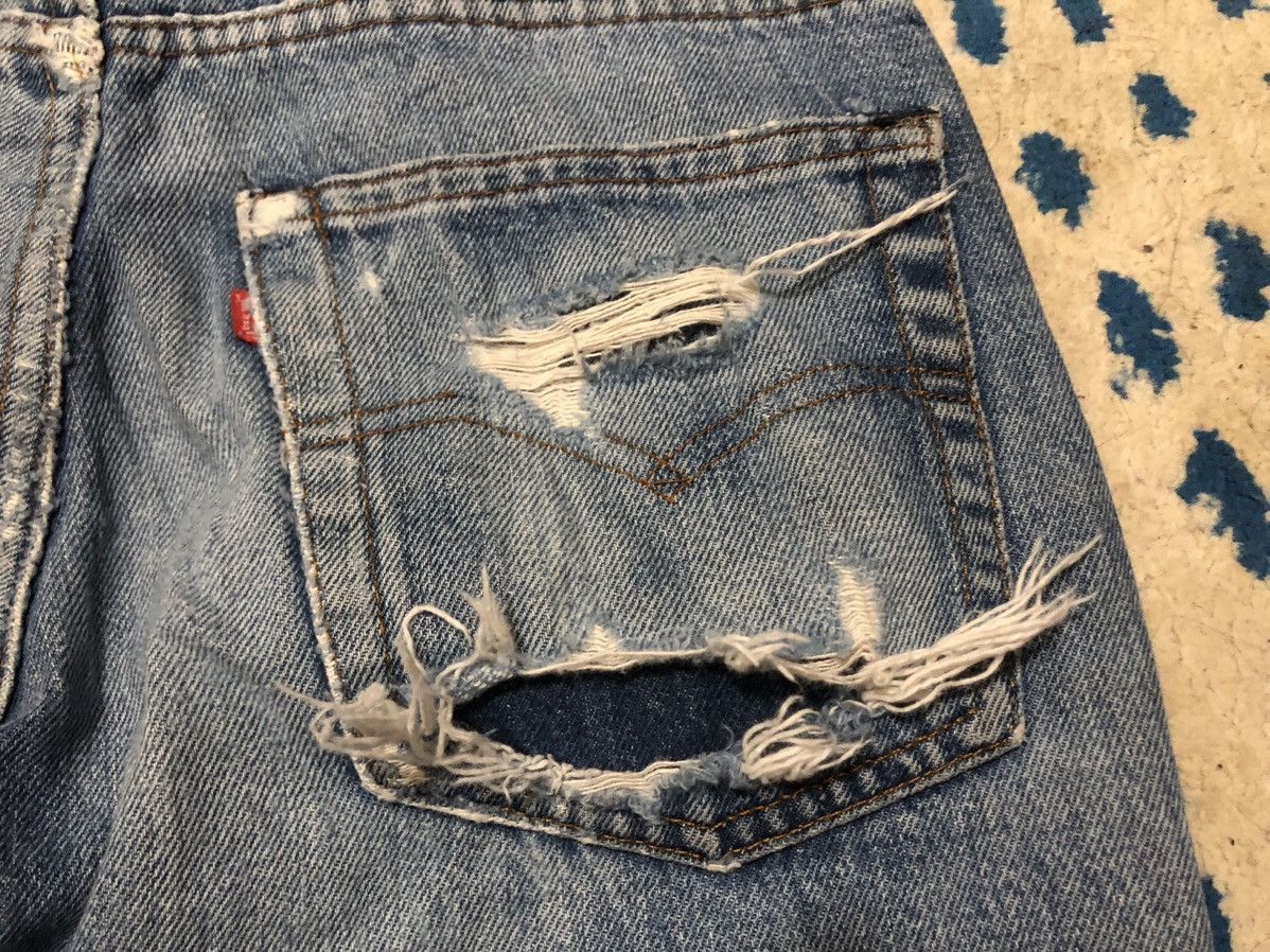 Levi's Vintage 90s Levis Distressed Ripped Zipper jeans Size US 29 - 12 Thumbnail