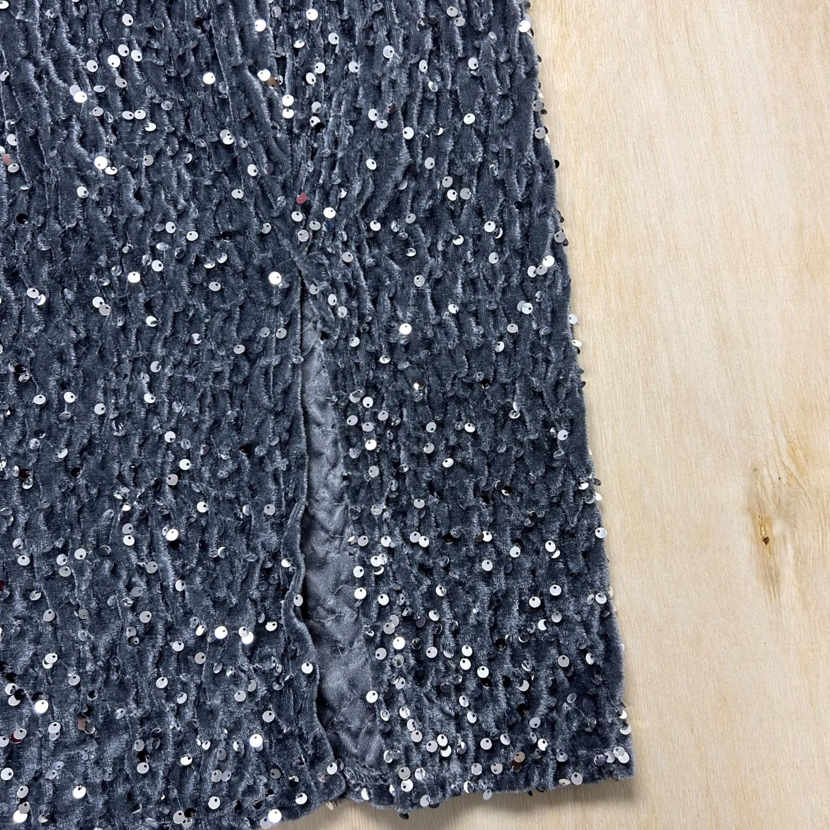 Velvet Gray Sequin Velvet Midi Skirt Womens Large Pencil Elastic Waist Party Cocktail Slit Lined Velvet Soft Size 36" / US 14 / IT 50 - 2 Thumbnail