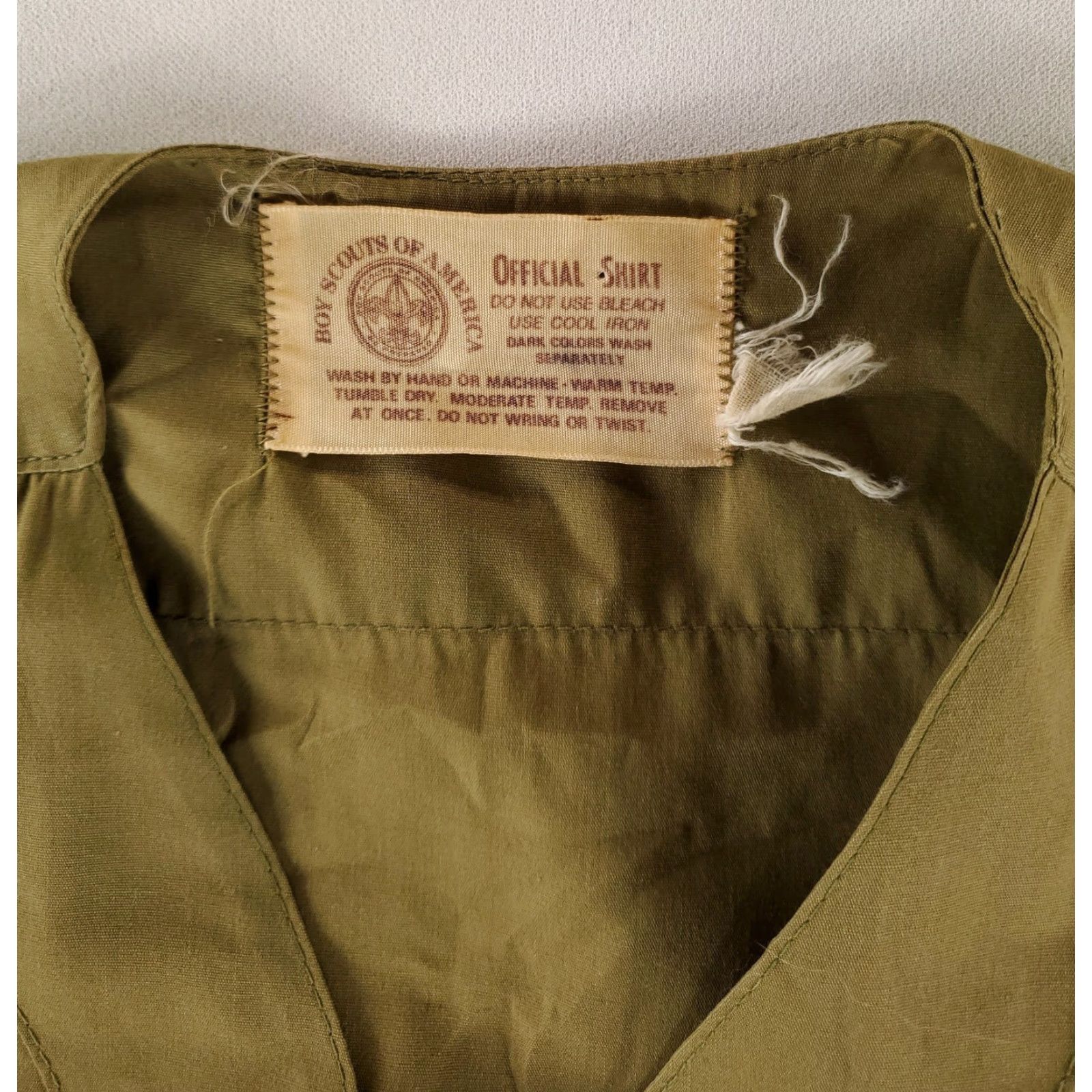 Vintage VINTAGE Boy Scouts America Shirt Short Sleeve Green Mens M 70s Coll arless Summer - Missing button stains patches sewn on Size US M / EU 48-50 / 2 - 4 Thumbnail