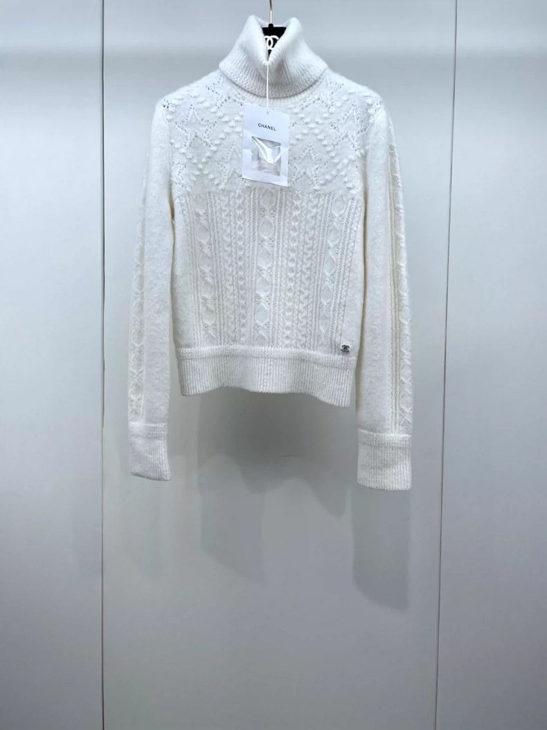 Chanel Chanel 23N Ski Series Knitted High-necked Cashmere Sweater Size XS / US 0-2 / IT 36-38 - 1 Thumbnail
