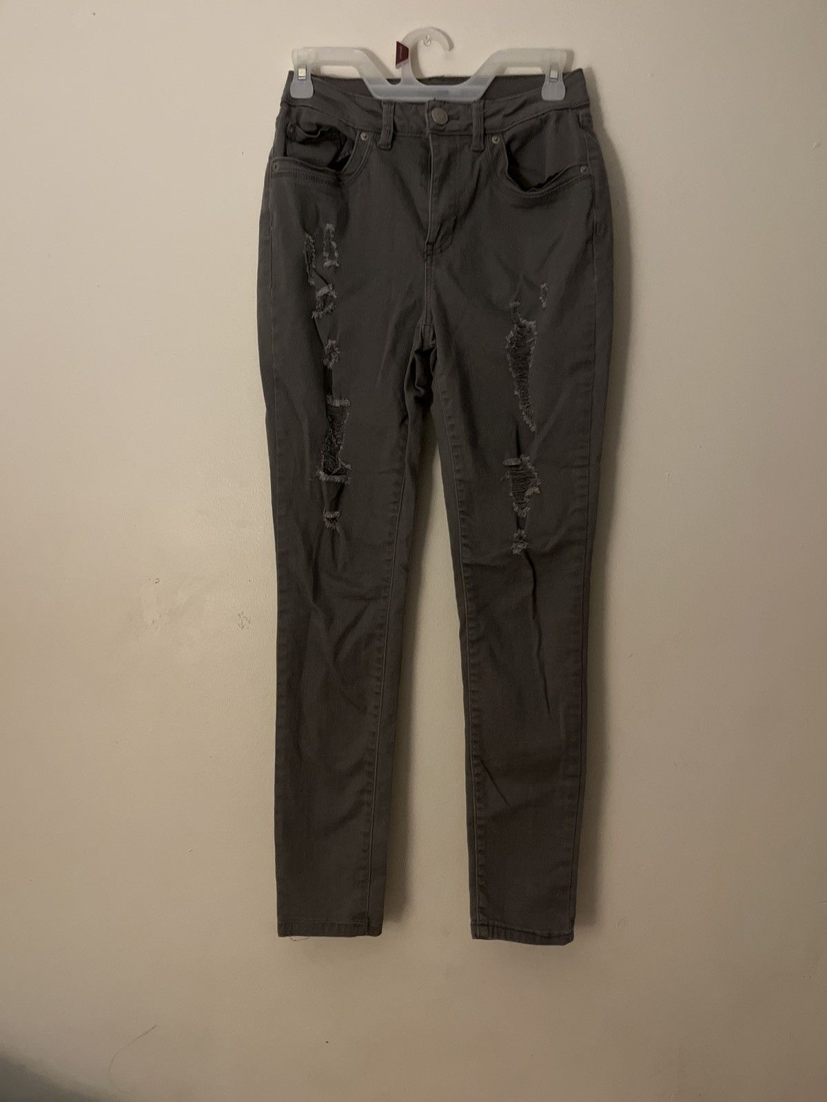 Fashion Nova Gray Ripped Skinny Jeans Size 30" / US 8 / IT 44 - 2 Thumbnail