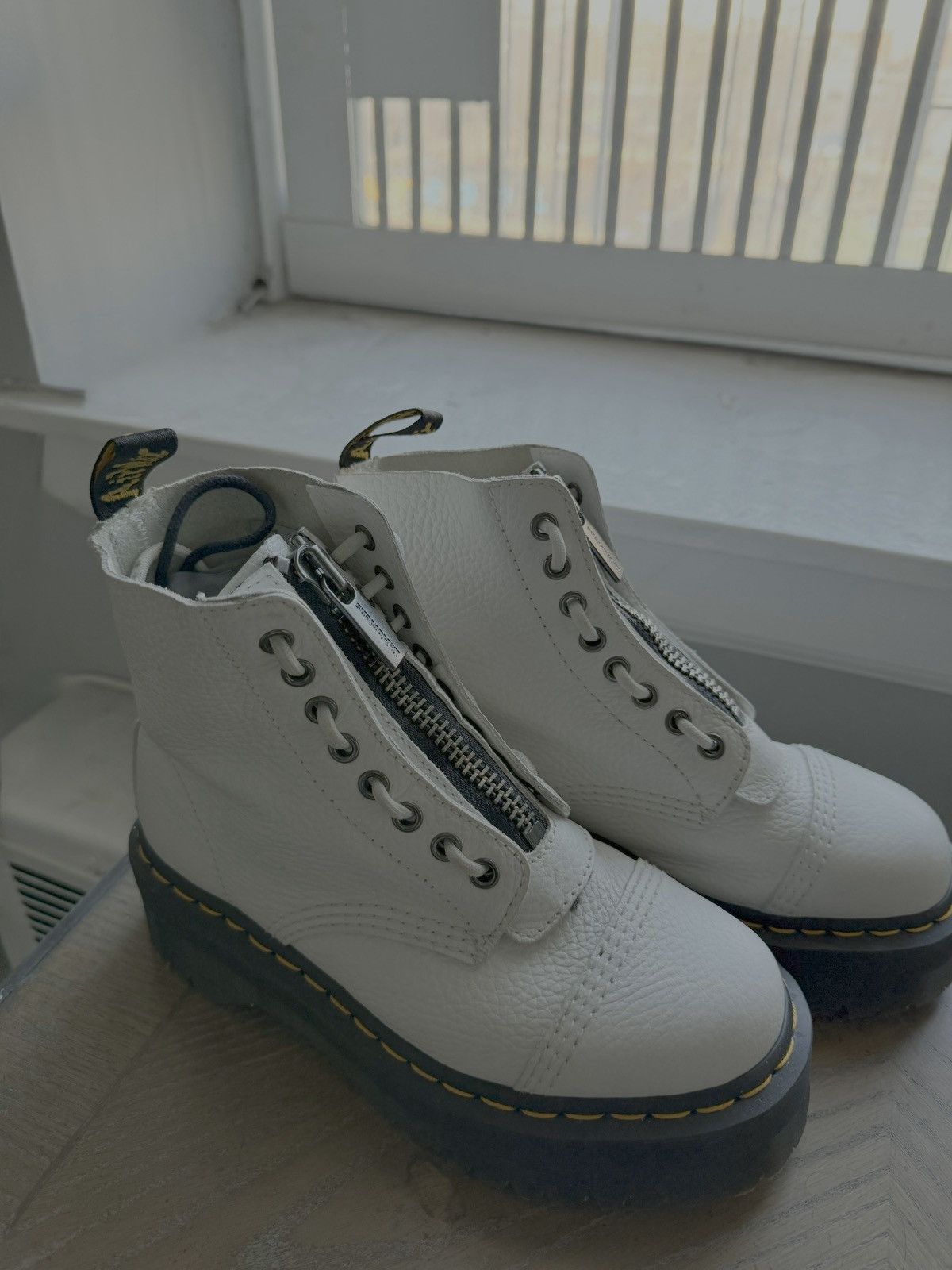 Dr. Martens Dr Martens women’s Sinclair leather zip front boot Size US 7 / IT 37 - 1 Thumbnail