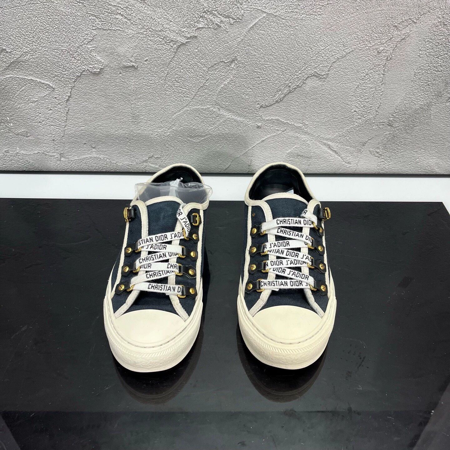 Dior DIOR slogan laced sneaker 98 new 37 Size US 6 / IT 36 - 2 Thumbnail