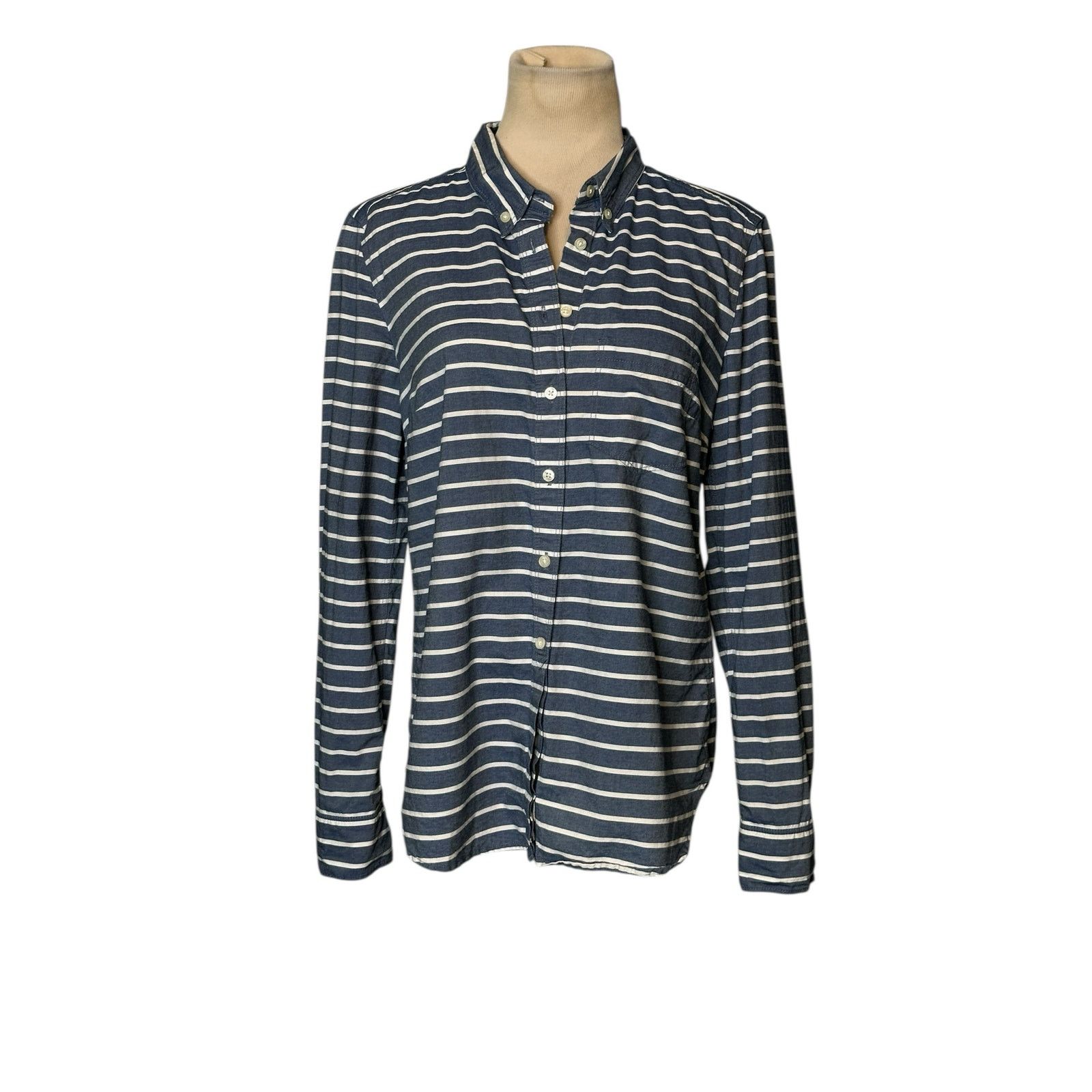 Gap Gap blue white stripes long sleeves button shirt size Small Size S / US 4 / IT 40 - 14 Thumbnail