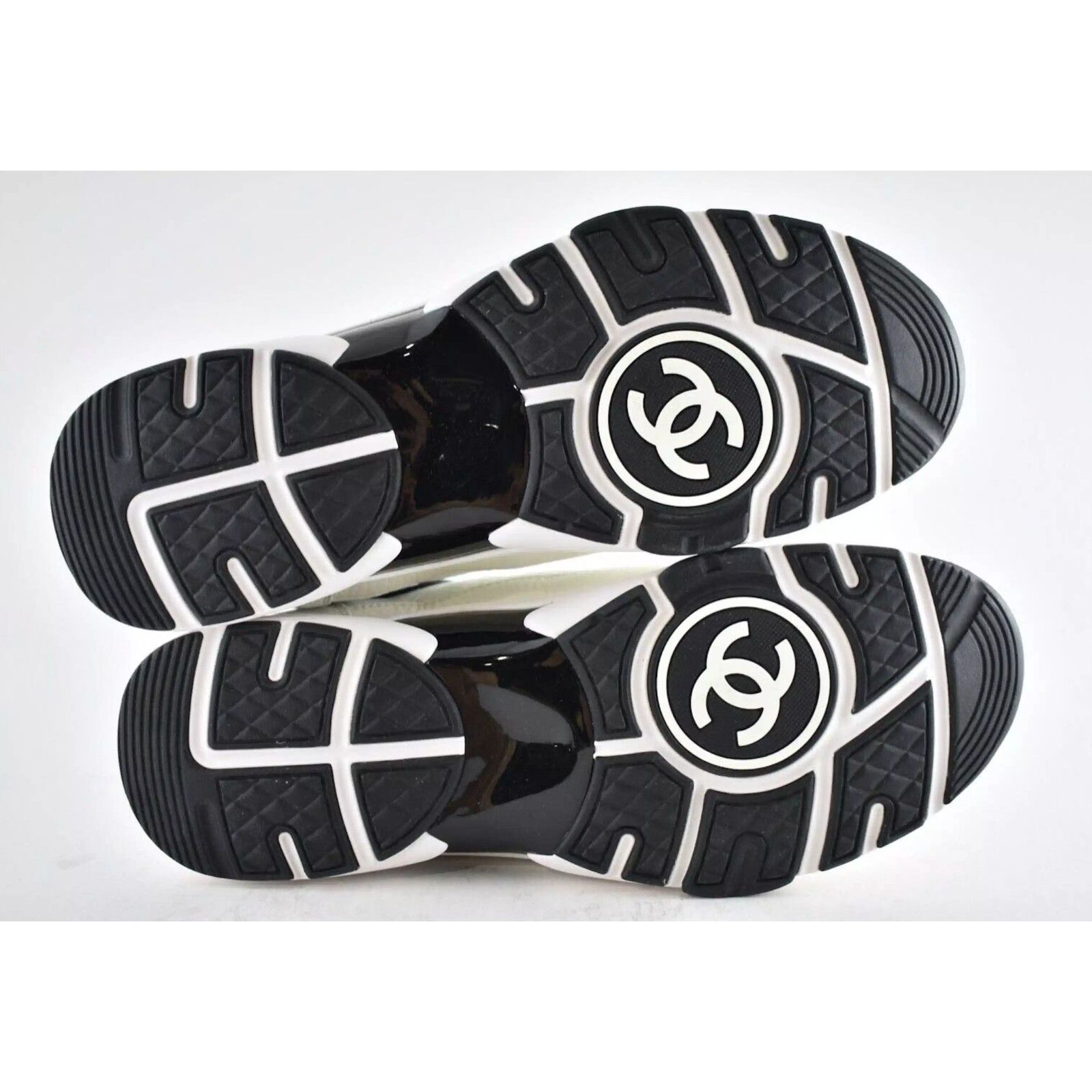 Chanel Chanel Leather CC Logo Low Top Lace Up Trainer Sneaker 44 11 Size US 11 / EU 44 - 11 Thumbnail